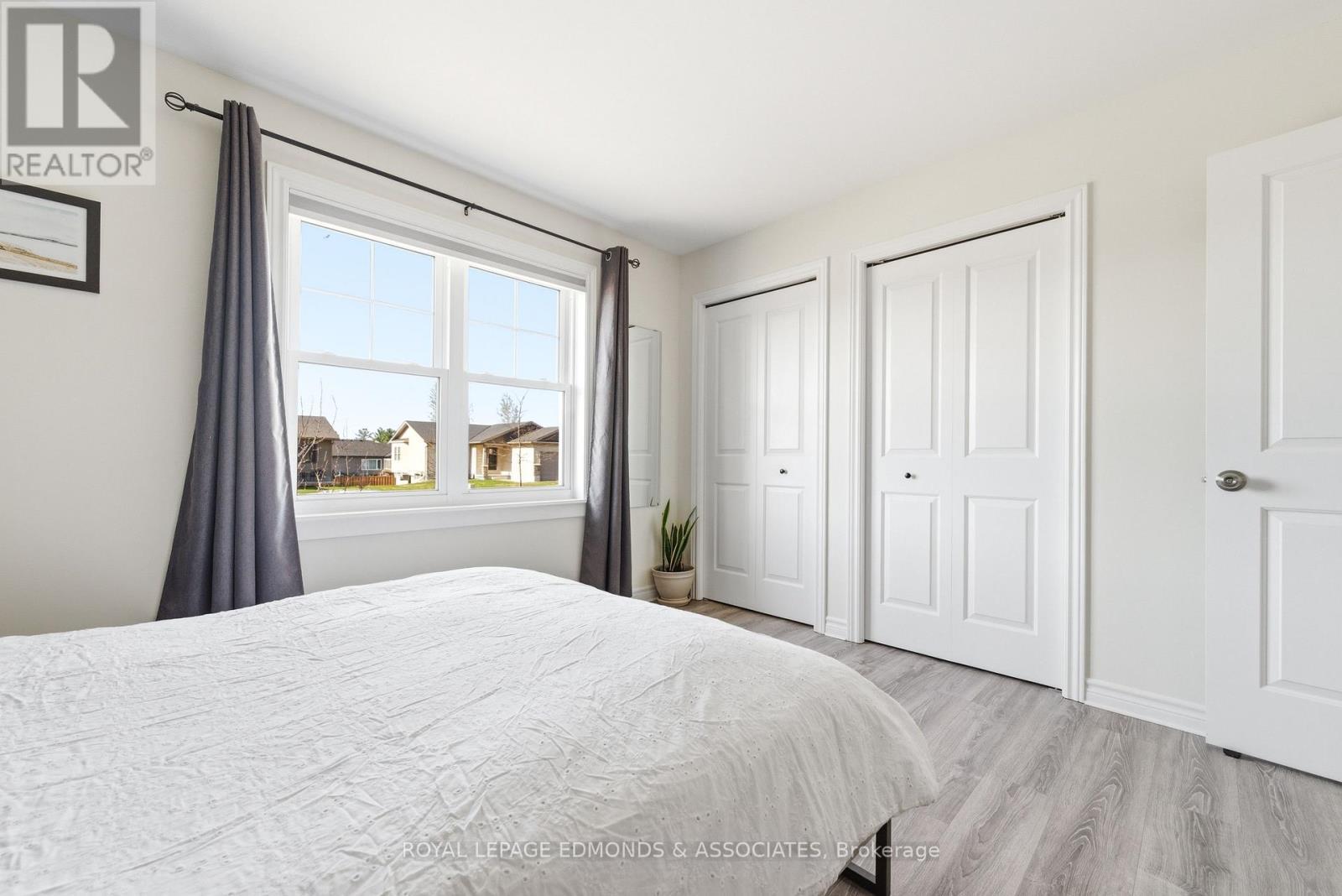 












45 DUSTIN DRIVE

,
Petawawa,




Ontario
K8H0G3

