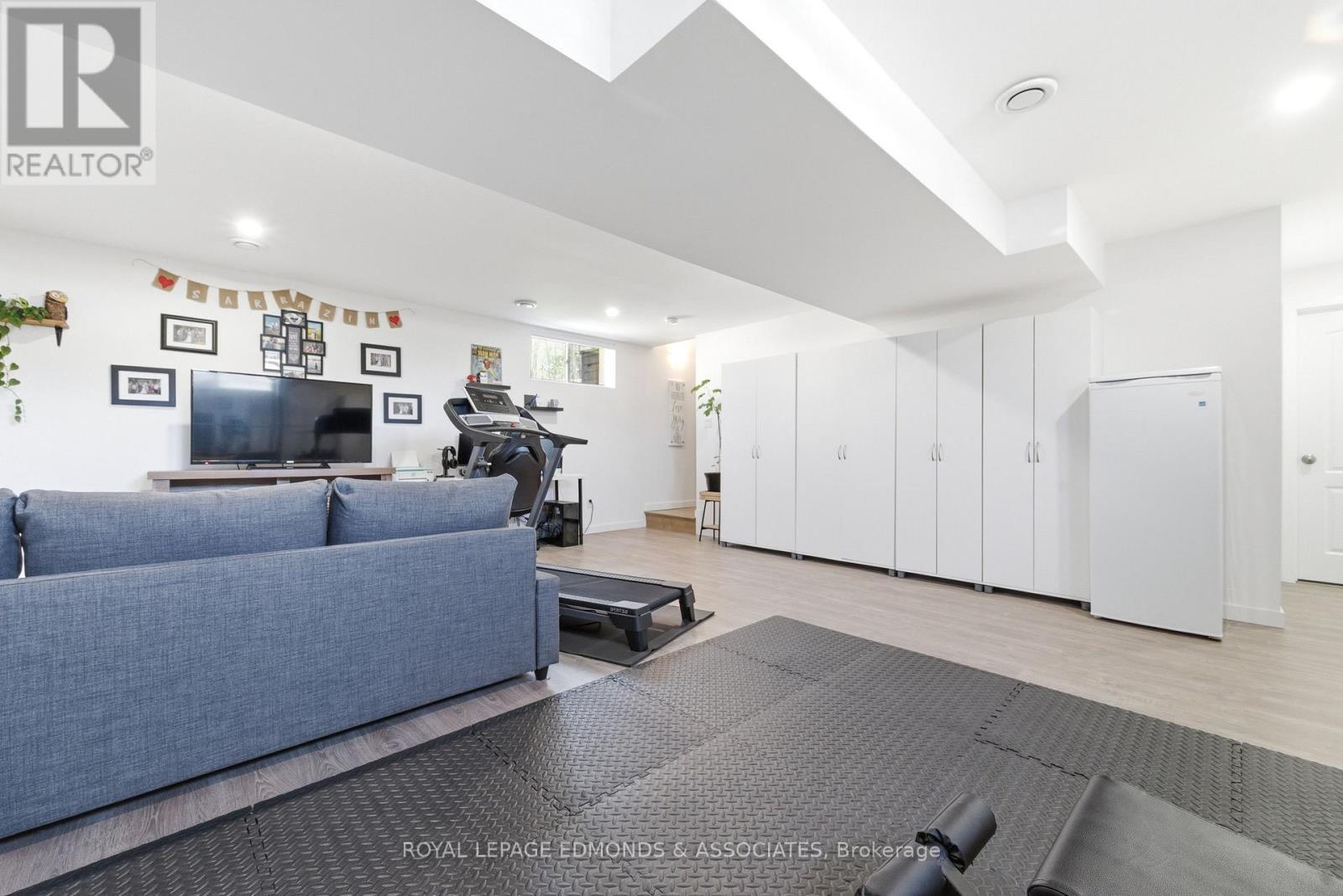 












45 DUSTIN DRIVE

,
Petawawa,




Ontario
K8H0G3

