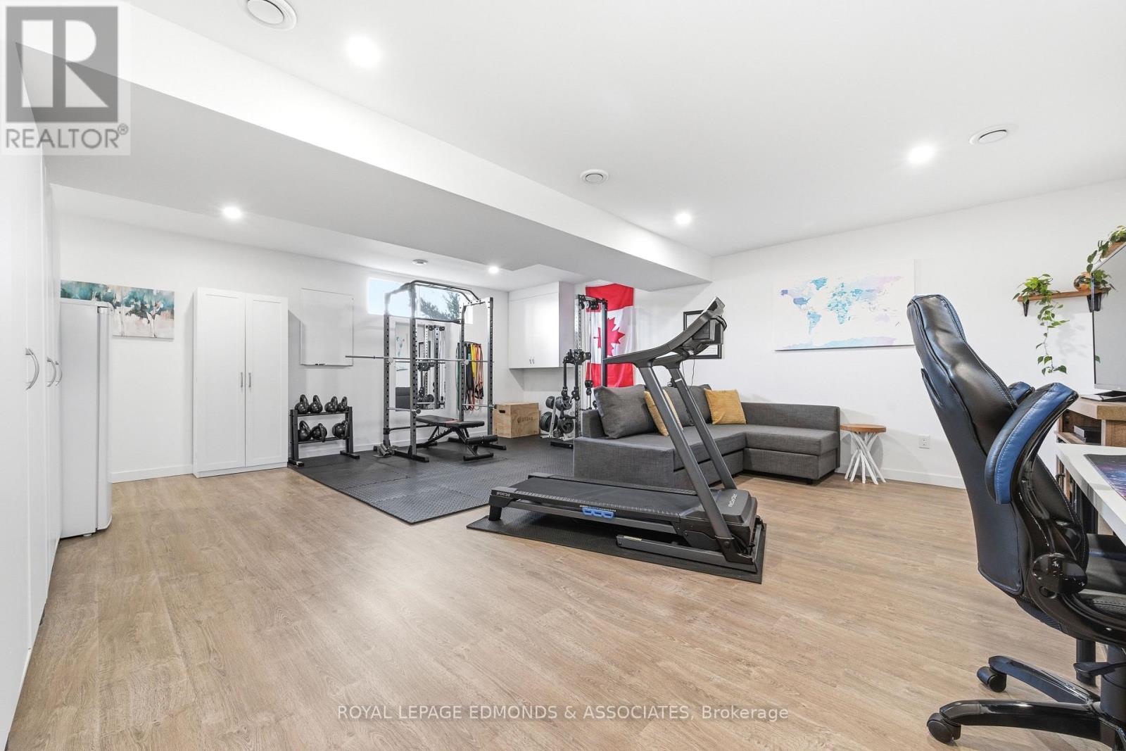 












45 DUSTIN DRIVE

,
Petawawa,




Ontario
K8H0G3

