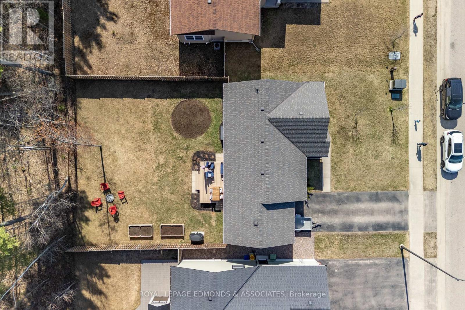 












45 DUSTIN DRIVE

,
Petawawa,




Ontario
K8H0G3

