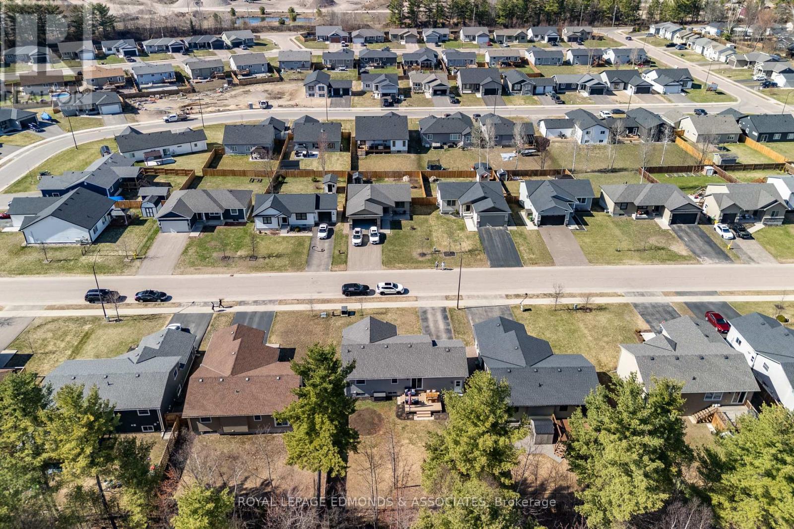 












45 DUSTIN DRIVE

,
Petawawa,




Ontario
K8H0G3

