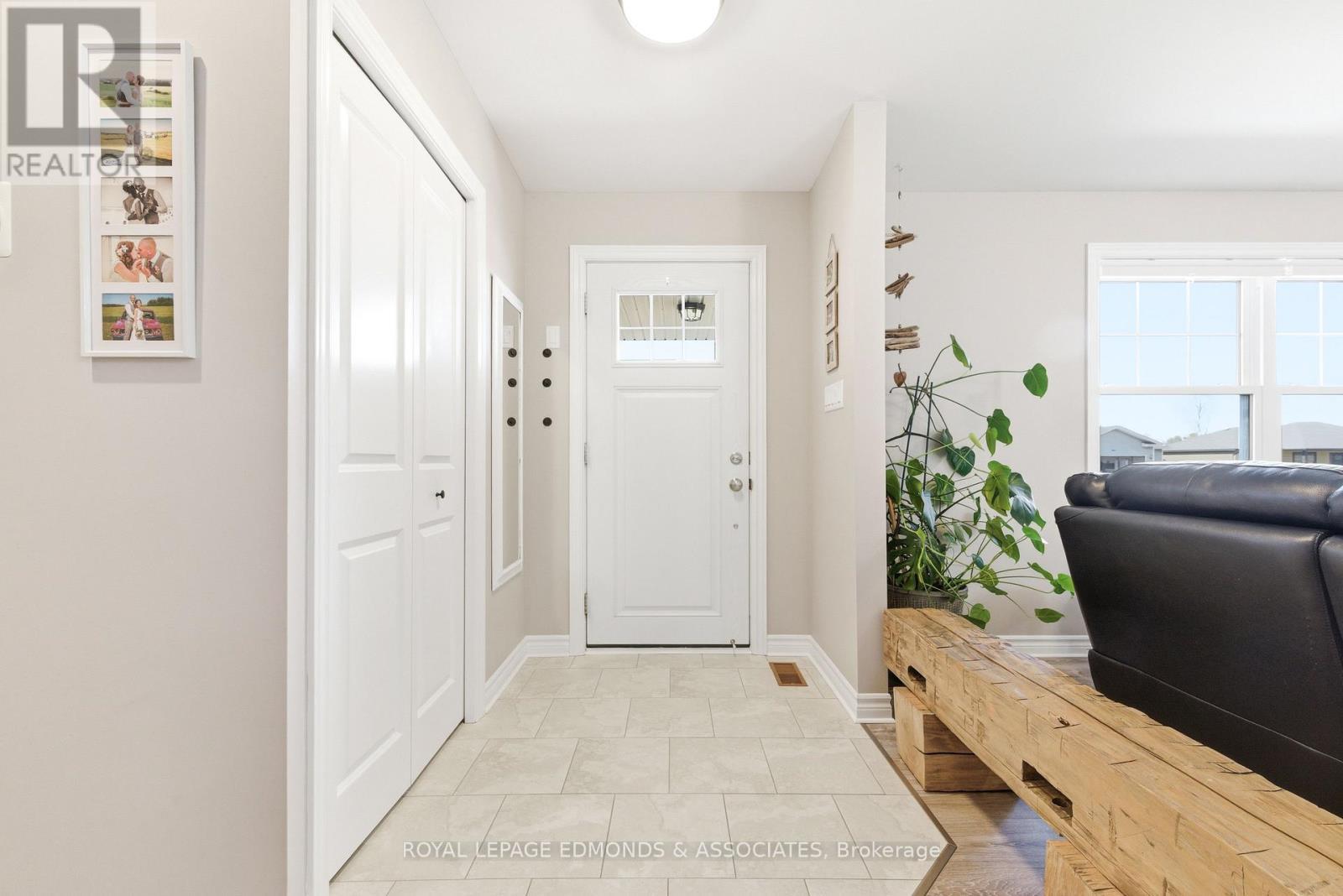 












45 DUSTIN DRIVE

,
Petawawa,




Ontario
K8H0G3

