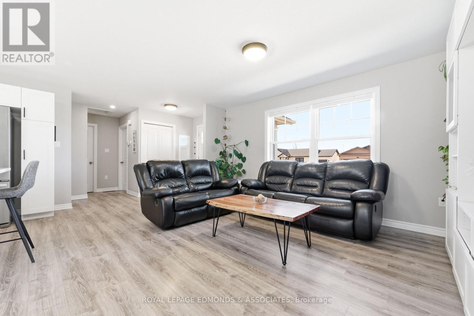












45 DUSTIN DRIVE

,
Petawawa,




Ontario
K8H0G3

