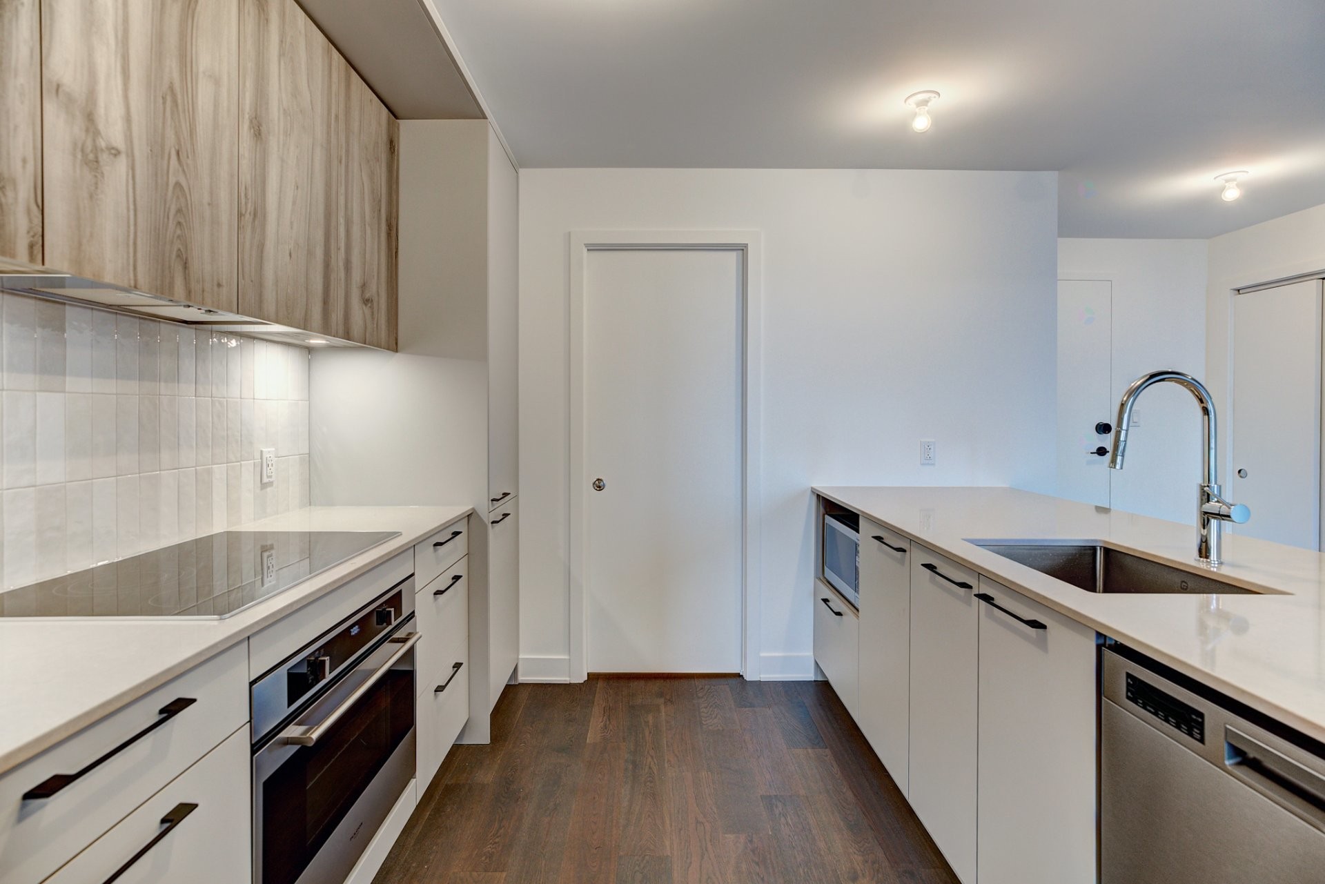 









7227


Boul. Newman

, 219,
Montréal (LaSalle),




QC
H8N0H7

