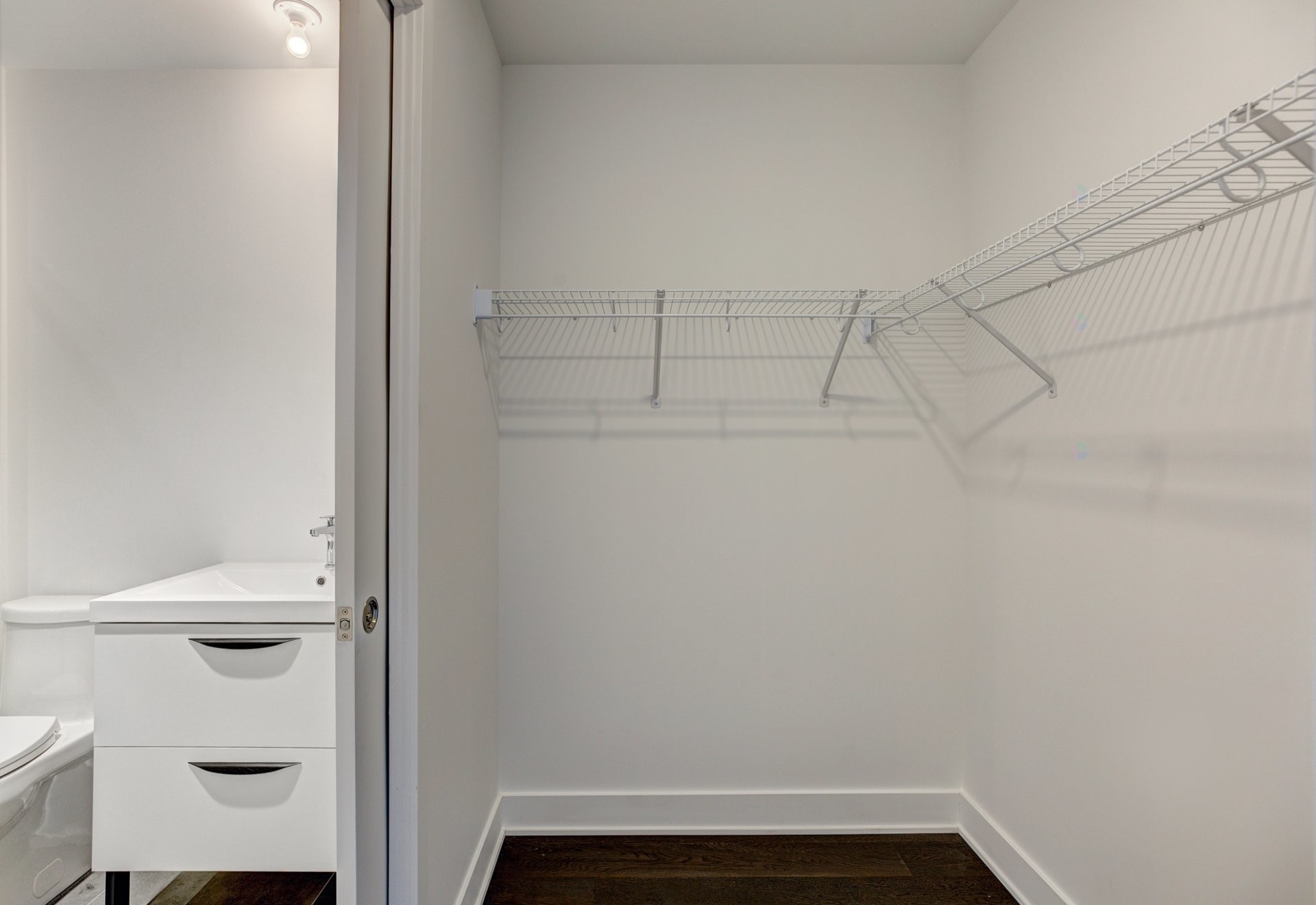 









7227


Boul. Newman

, 219,
Montréal (LaSalle),




QC
H8N0H7

