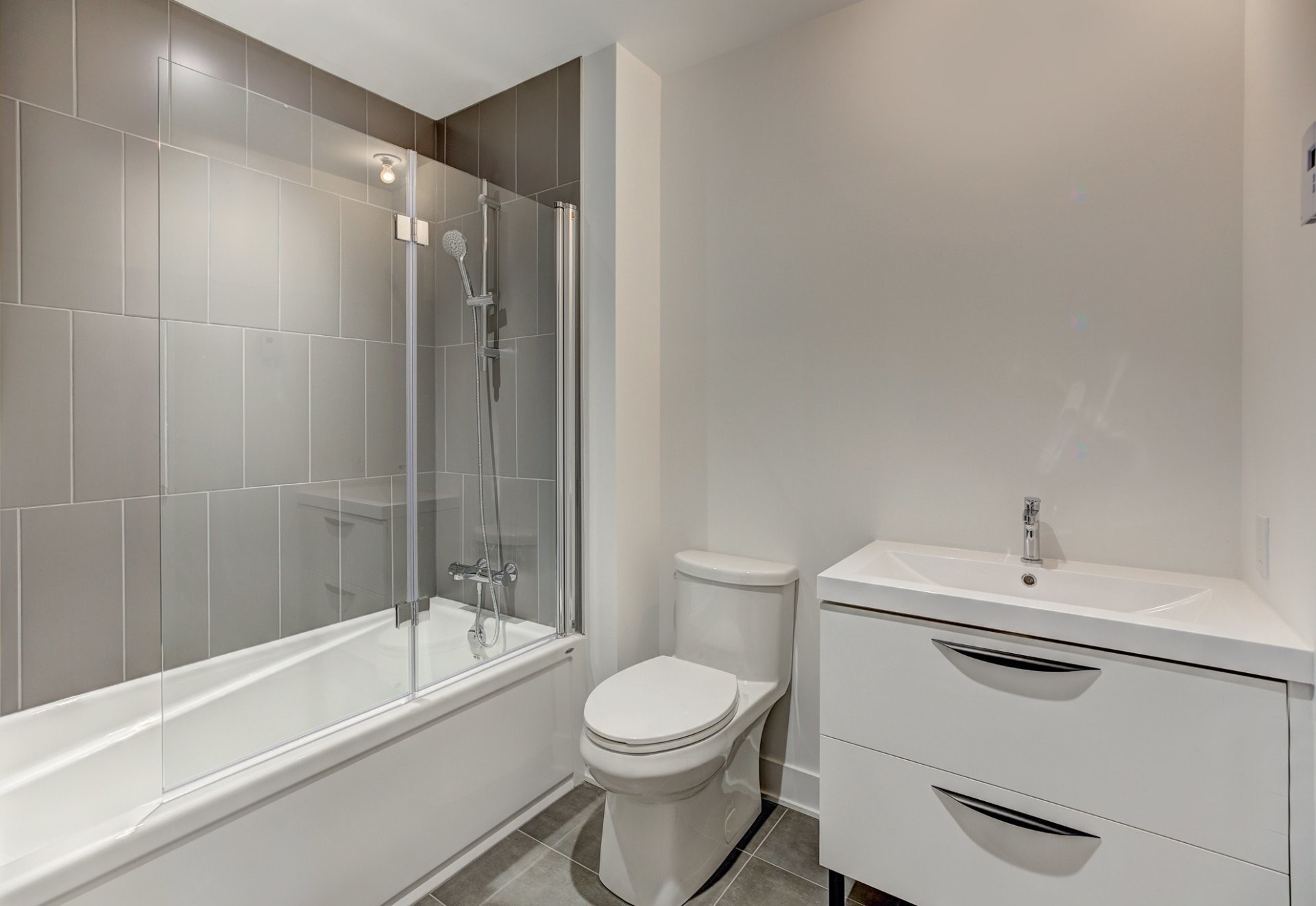 









7227


Boul. Newman

, 219,
Montréal (LaSalle),




QC
H8N0H7

