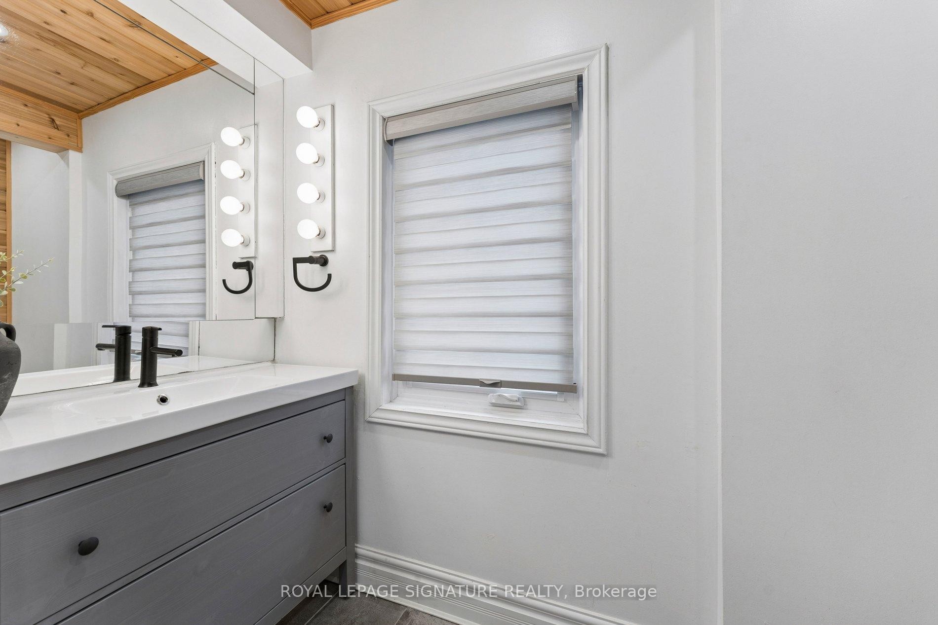 









71


English

Street,
Brampton,




ON
L6X 1L5

