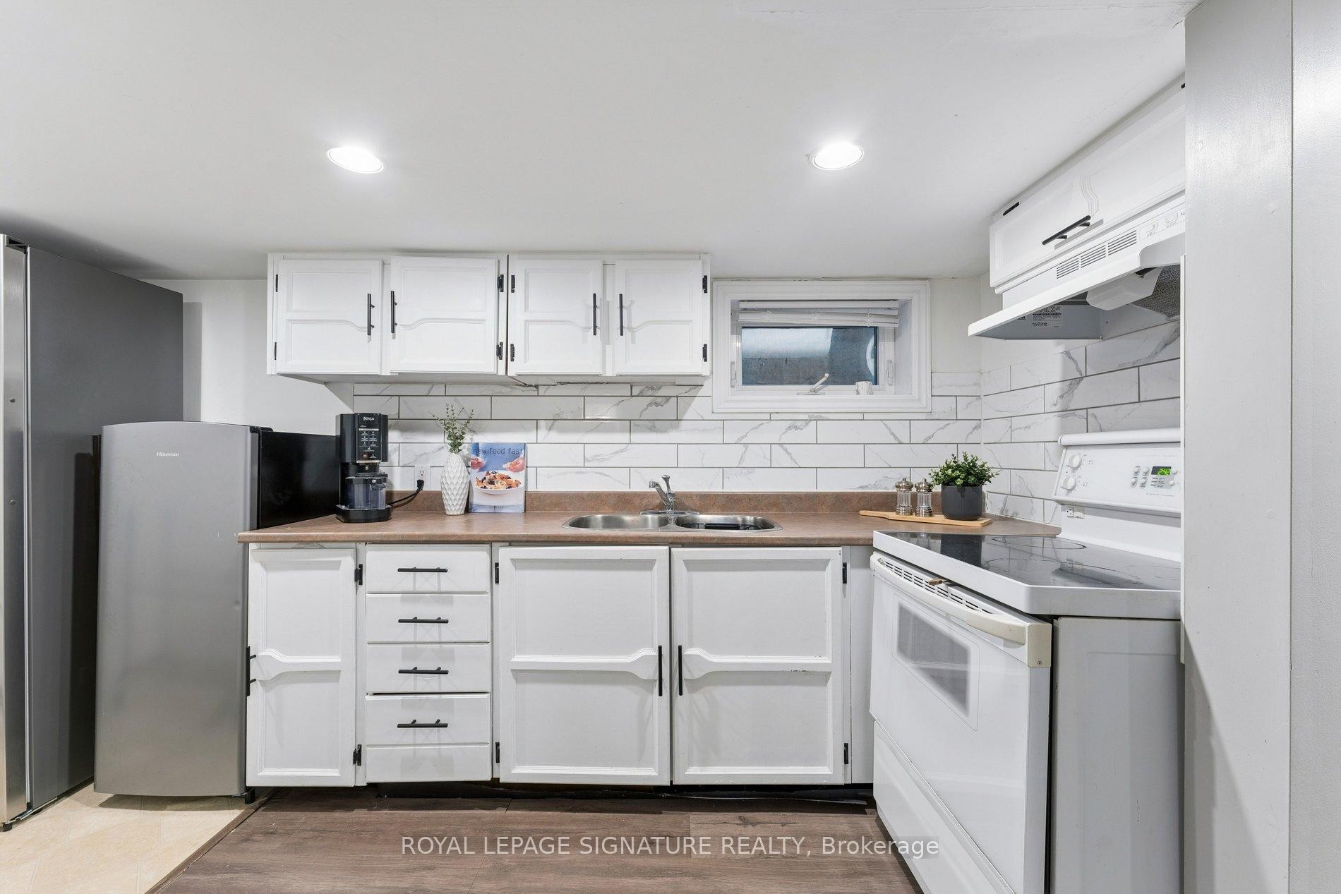 









71


English

Street,
Brampton,




ON
L6X 1L5

