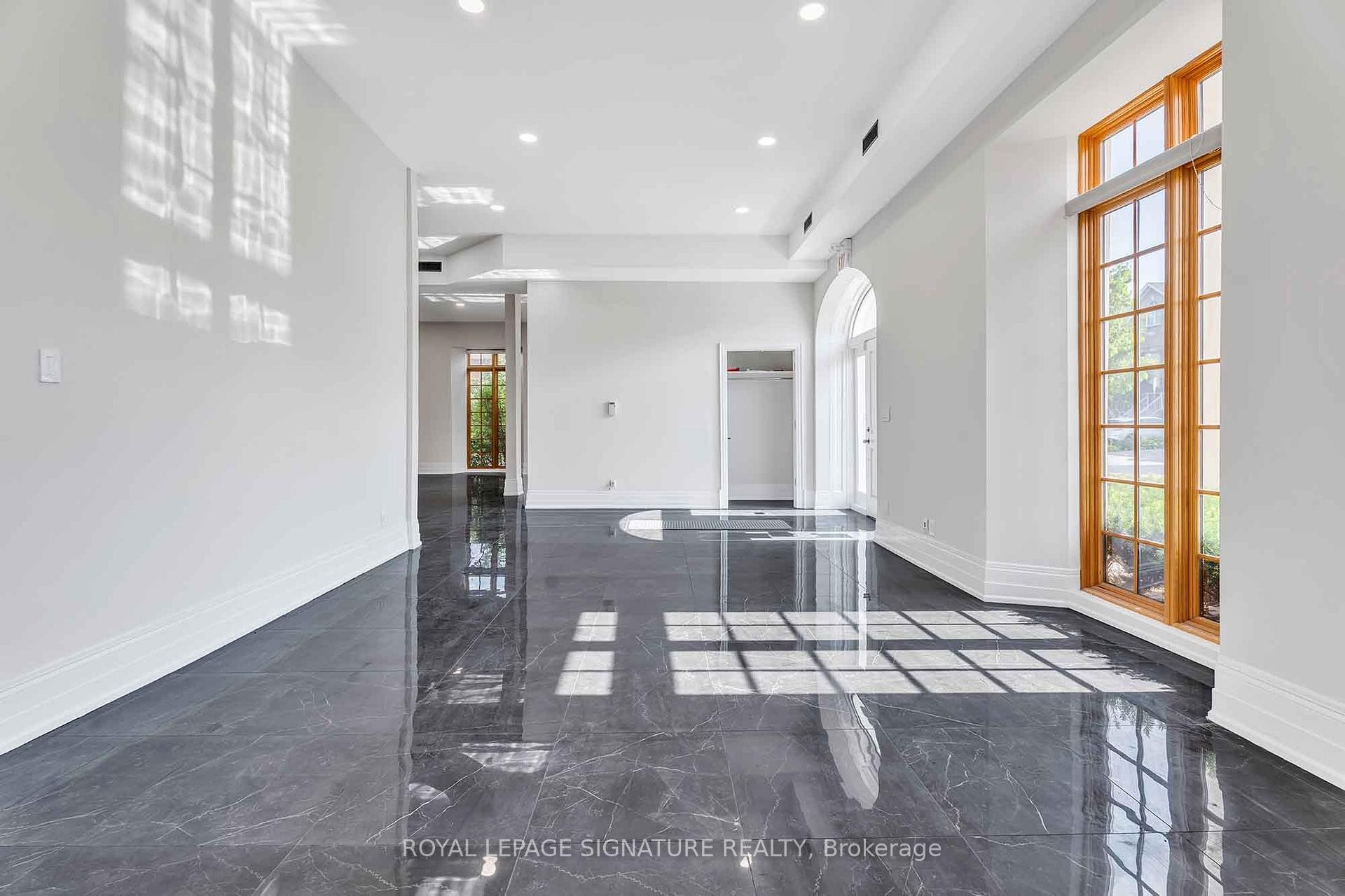 









83


Dawson Manor

Boulevard,
Newmarket,




ON
L3X 2H5

