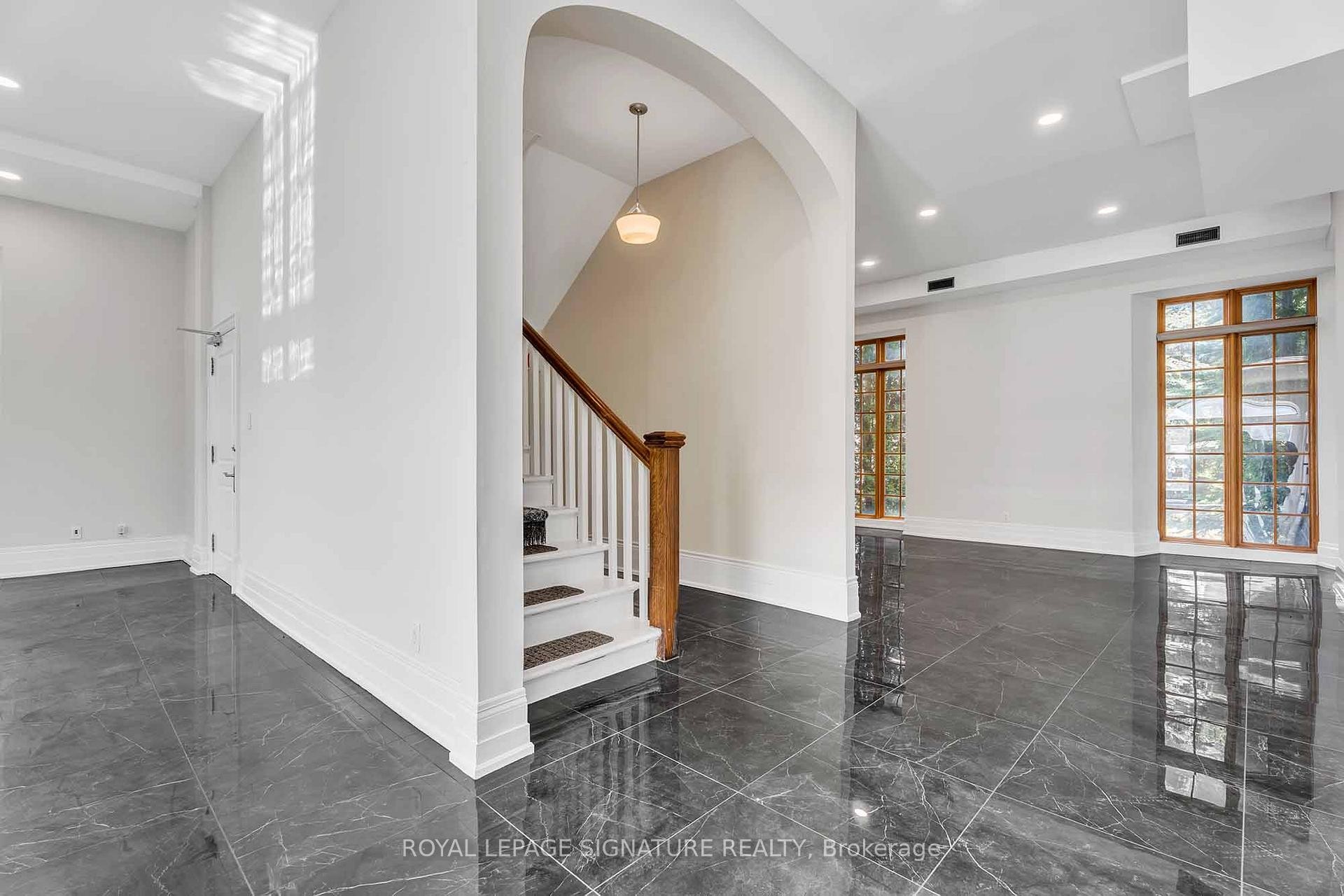 









83


Dawson Manor

Boulevard,
Newmarket,




ON
L3X 2H5

