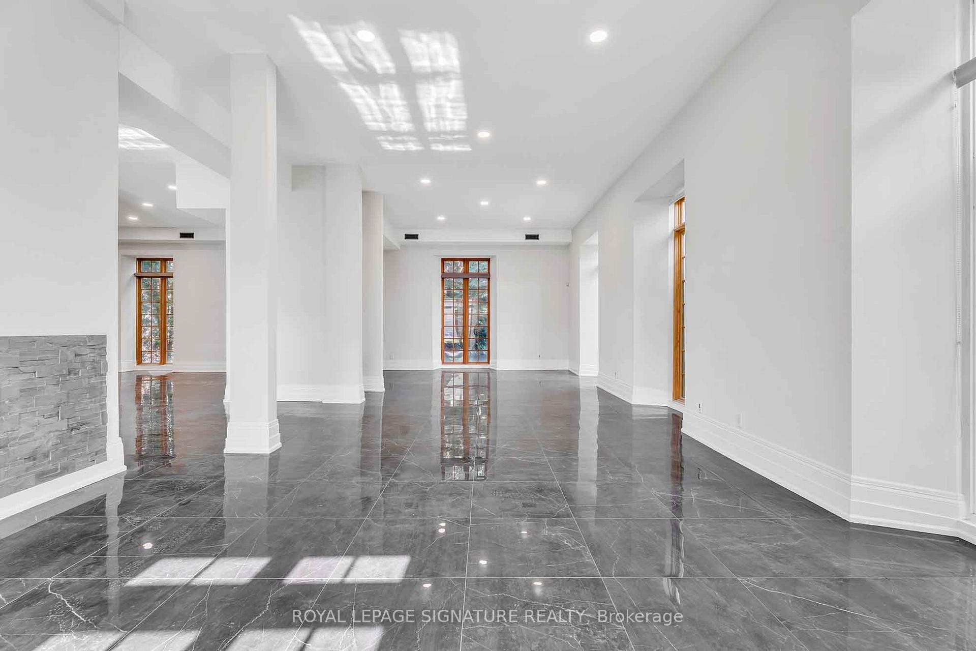 









83


Dawson Manor

Boulevard,
Newmarket,




ON
L3X 2H5


