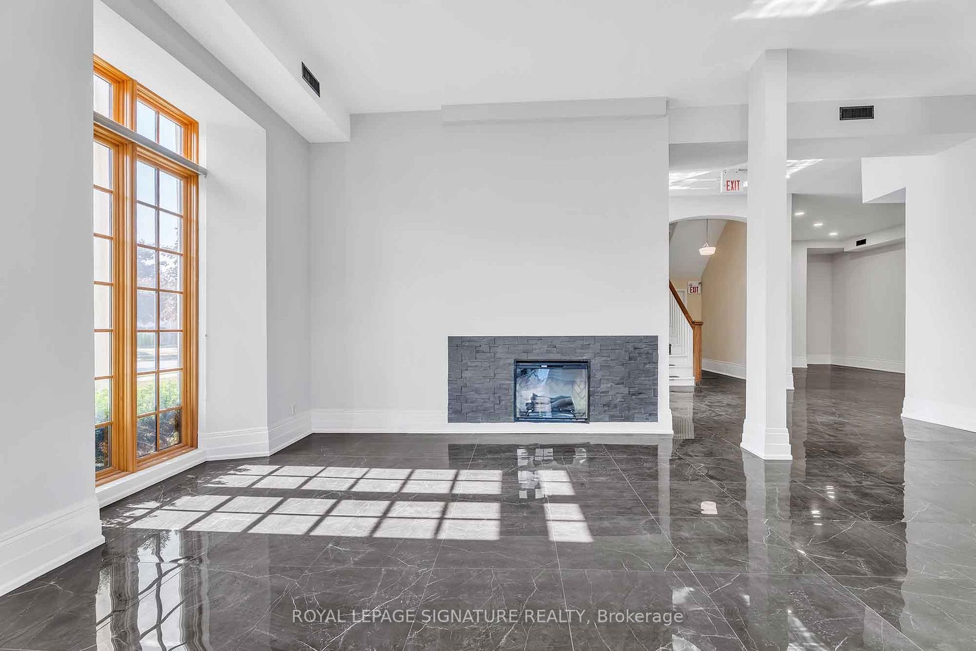 









83


Dawson Manor

Boulevard,
Newmarket,




ON
L3X 2H5

