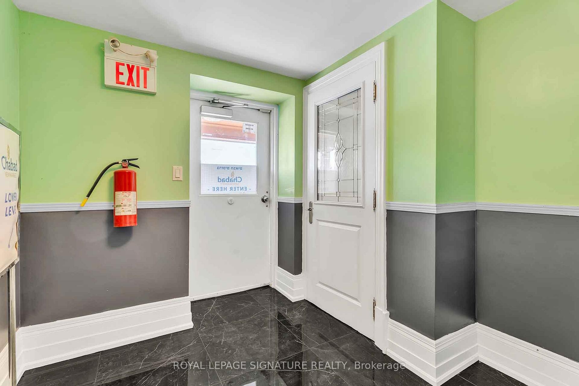 









83


Dawson Manor

Boulevard,
Newmarket,




ON
L3X 2H5

