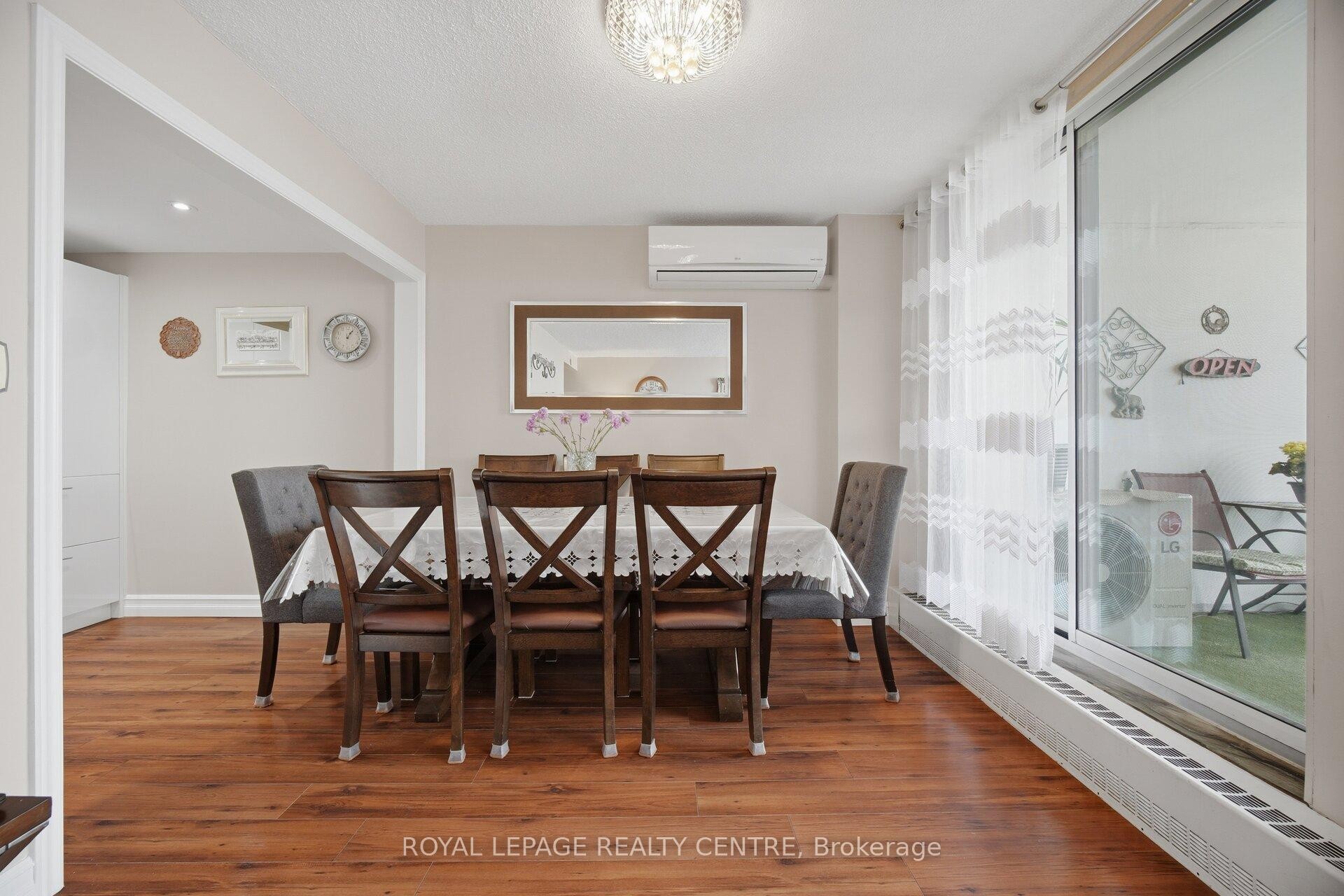 









2556


Argyle

Road, 1201,
Mississauga,




ON
L5B 2H6

