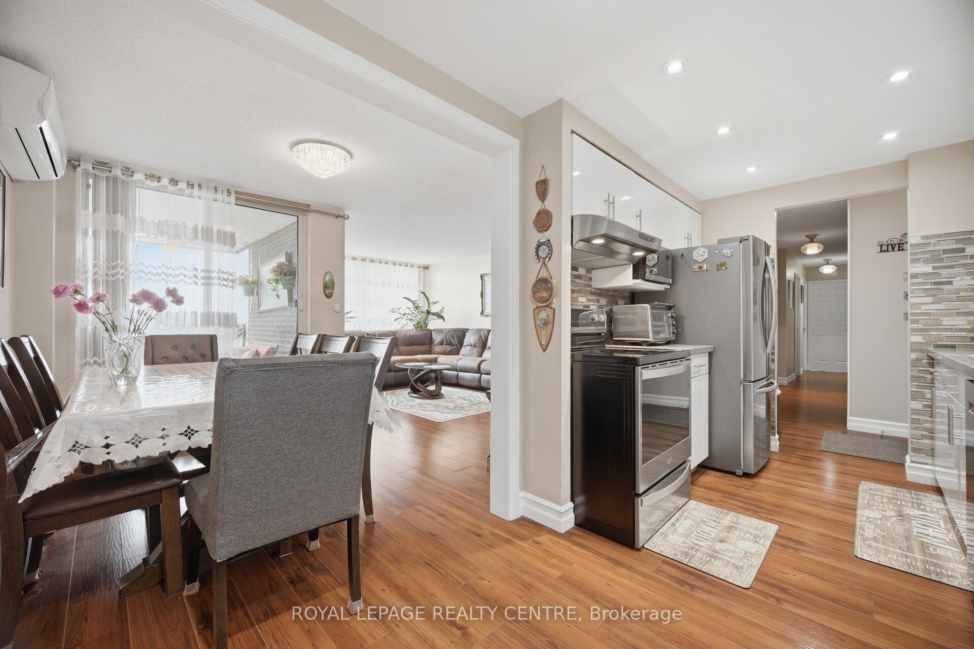 









2556


Argyle

Road, 1201,
Mississauga,




ON
L5B 2H6


