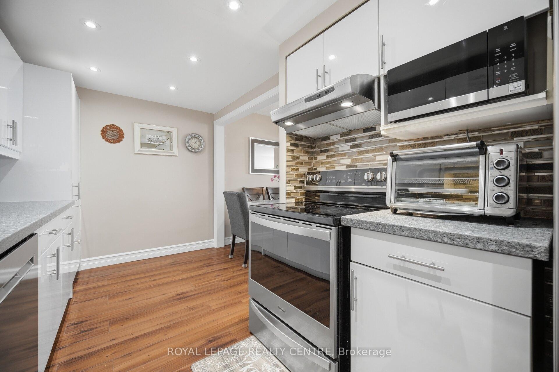 









2556


Argyle

Road, 1201,
Mississauga,




ON
L5B 2H6

