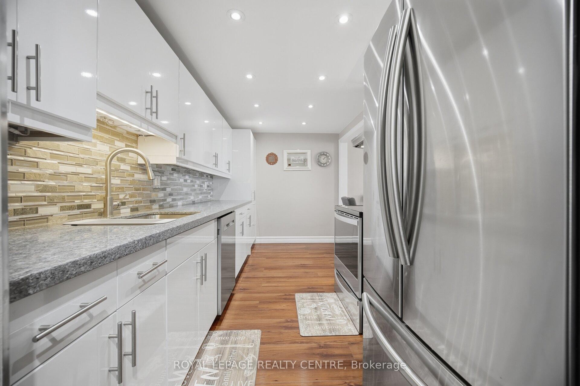 









2556


Argyle

Road, 1201,
Mississauga,




ON
L5B 2H6


