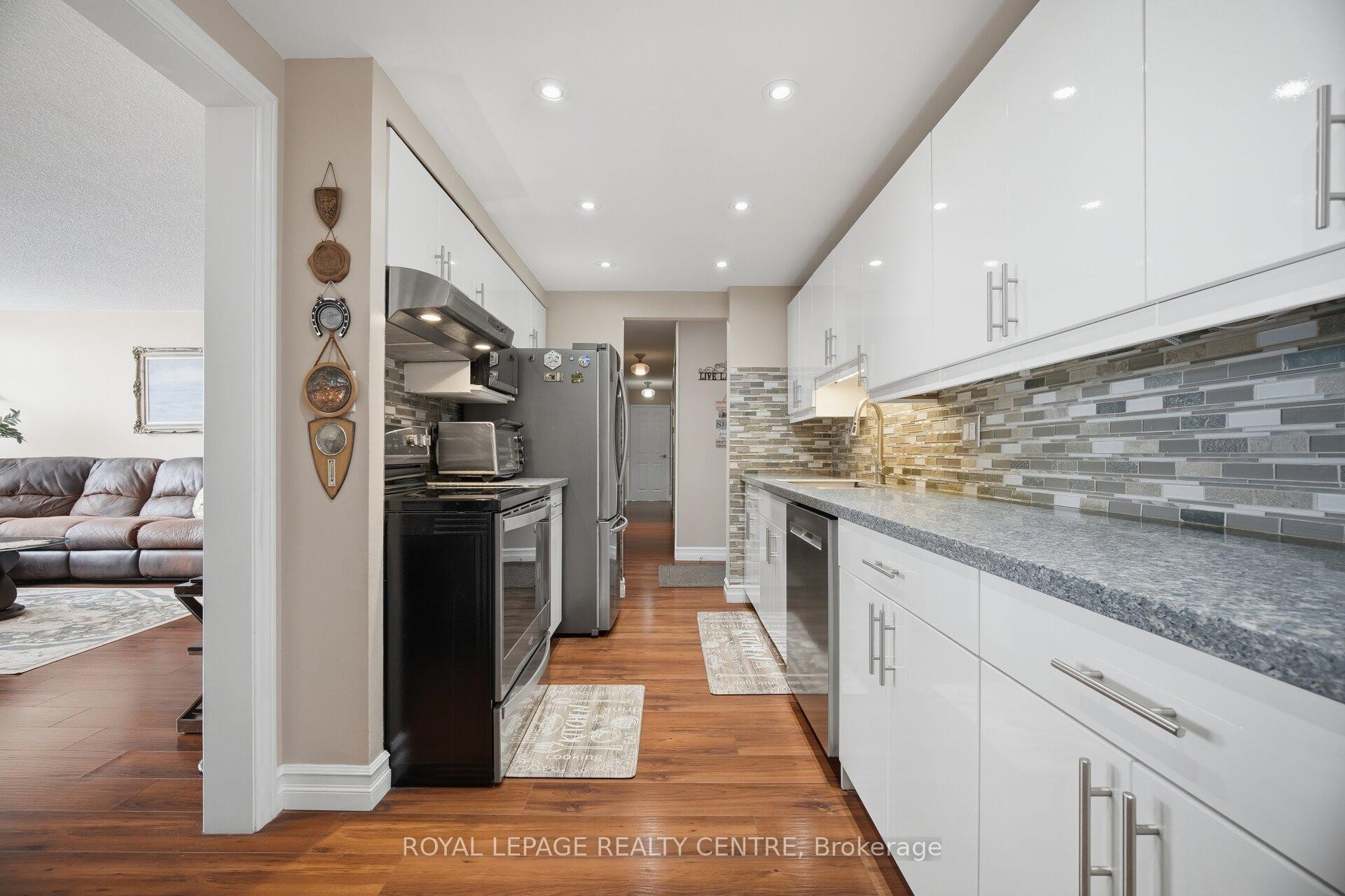









2556


Argyle

Road, 1201,
Mississauga,




ON
L5B 2H6

