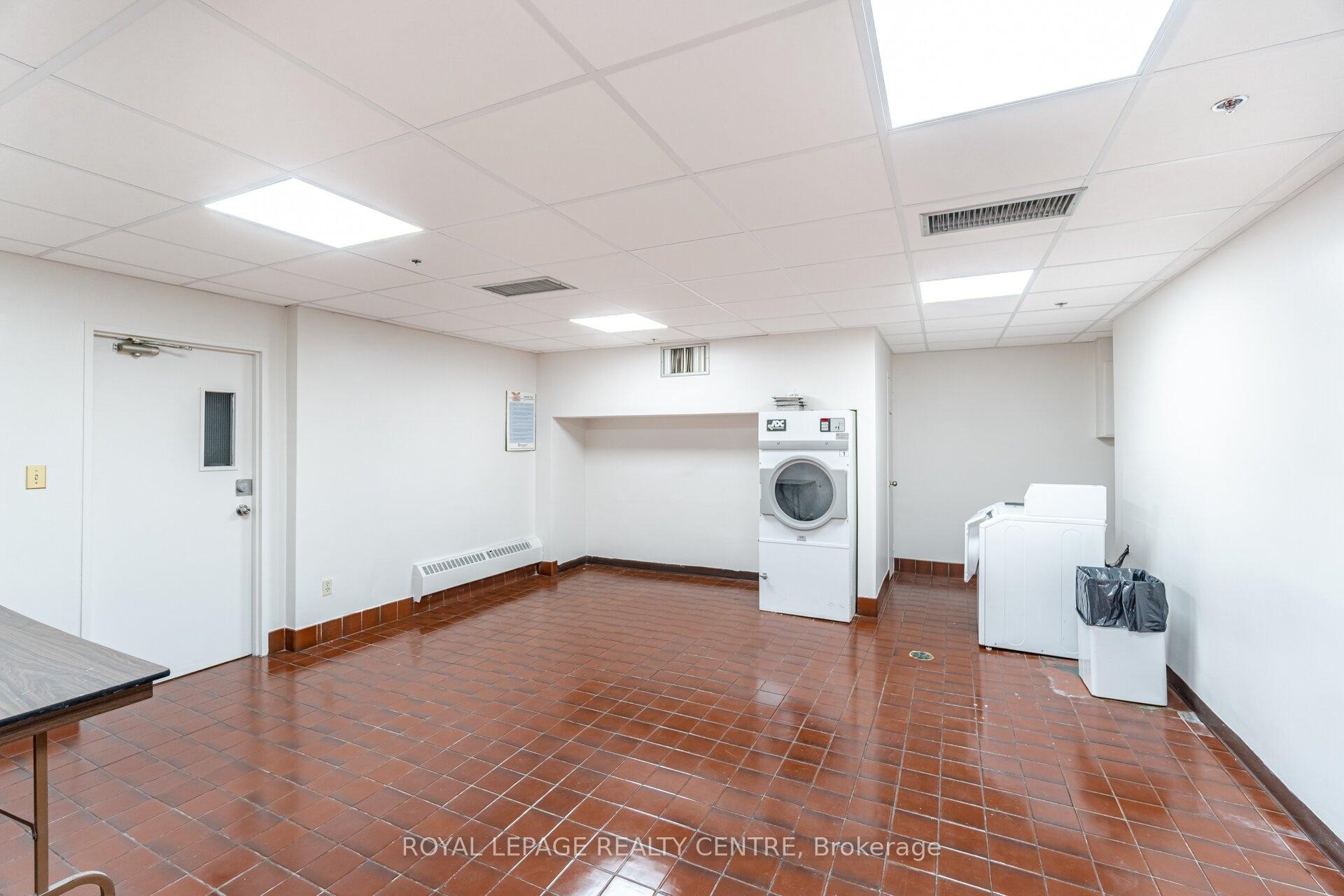 









2556


Argyle

Road, 1201,
Mississauga,




ON
L5B 2H6

