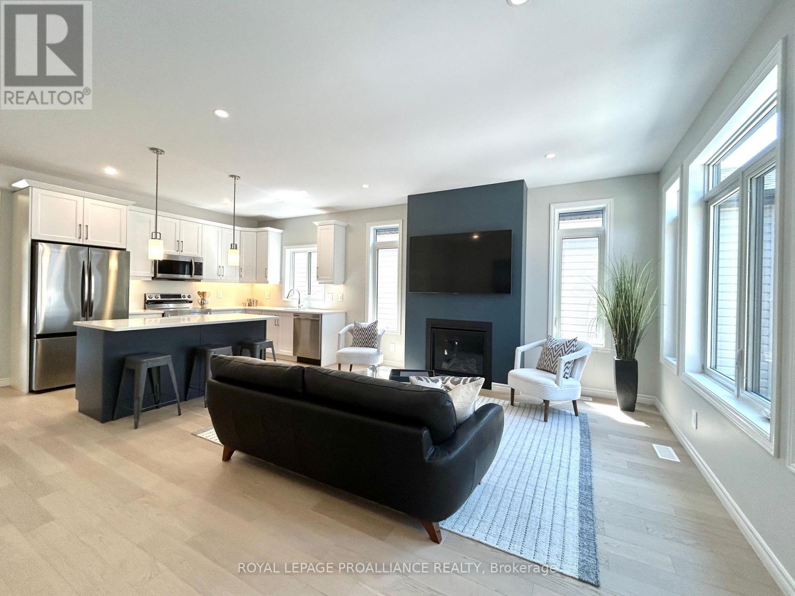 












79 ATHABASKA DRIVE

,
Belleville (Thurlow Ward),




Ontario
K8N0T1

