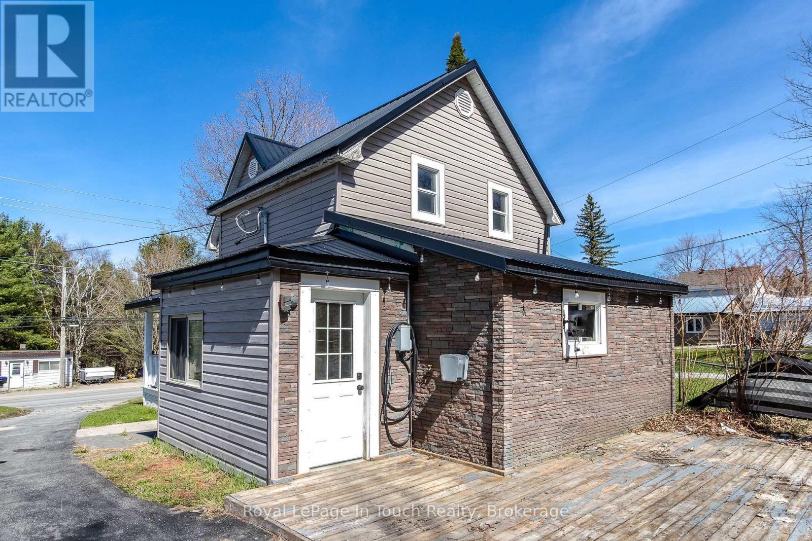 












397 WILLIAM STREET

,
Tay (Victoria Harbour),




Ontario
L0K2A0

