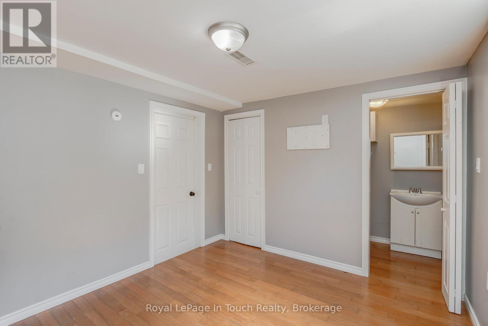 












397 WILLIAM STREET

,
Tay (Victoria Harbour),




Ontario
L0K2A0

