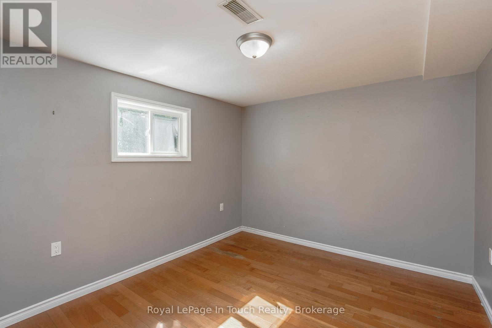 












397 WILLIAM STREET

,
Tay (Victoria Harbour),




Ontario
L0K2A0

