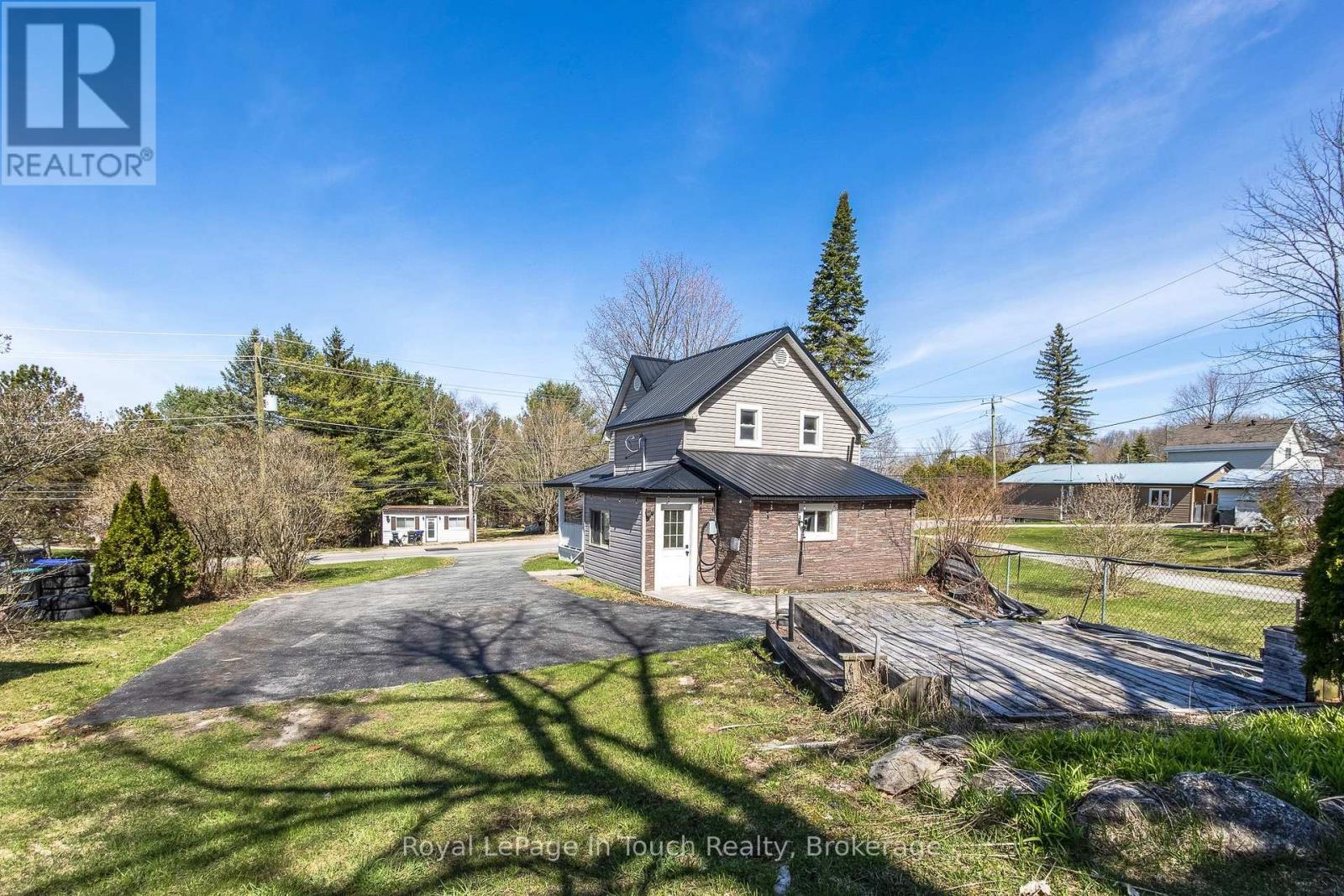 












397 WILLIAM STREET

,
Tay (Victoria Harbour),




Ontario
L0K2A0

