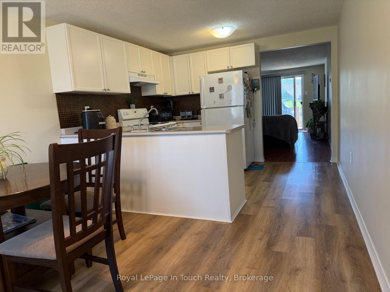 












726 FRAZER DRIVE

,
Midland,




Ontario
L4R5C7

