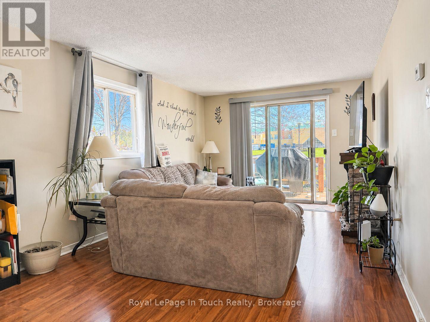 












726 FRAZER DRIVE

,
Midland,




Ontario
L4R5C7

