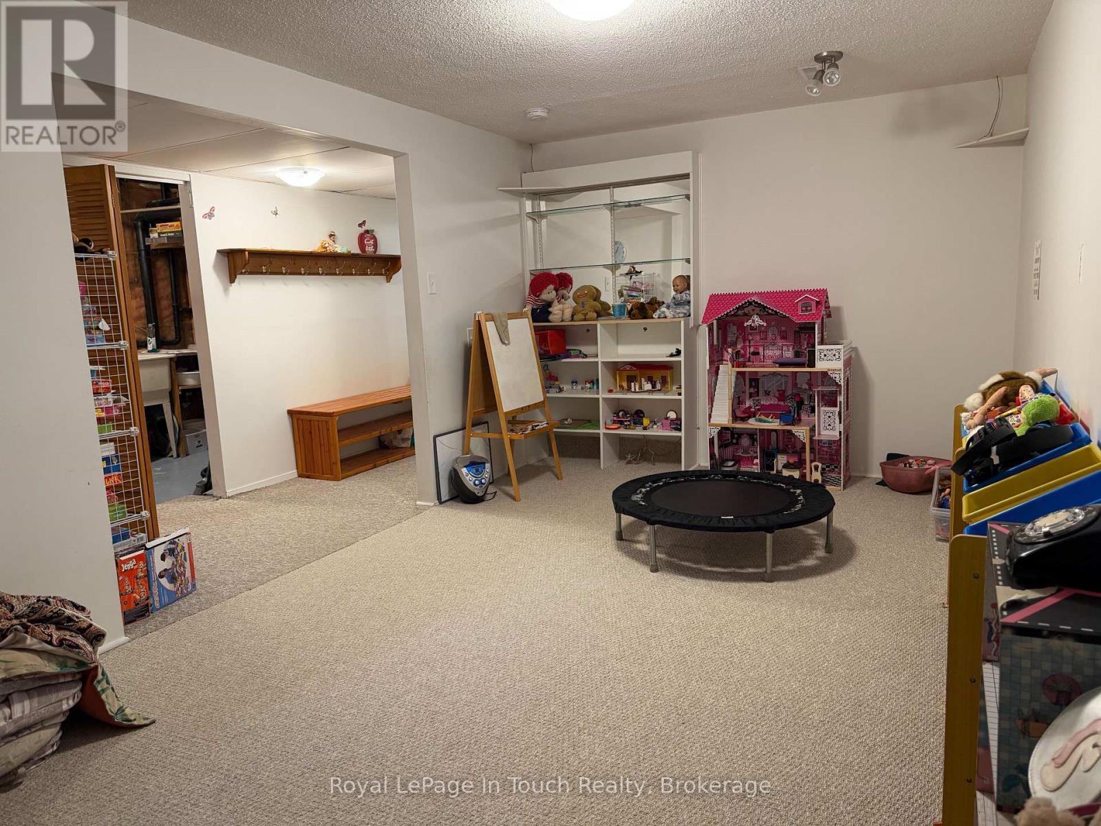 












726 FRAZER DRIVE

,
Midland,




Ontario
L4R5C7

