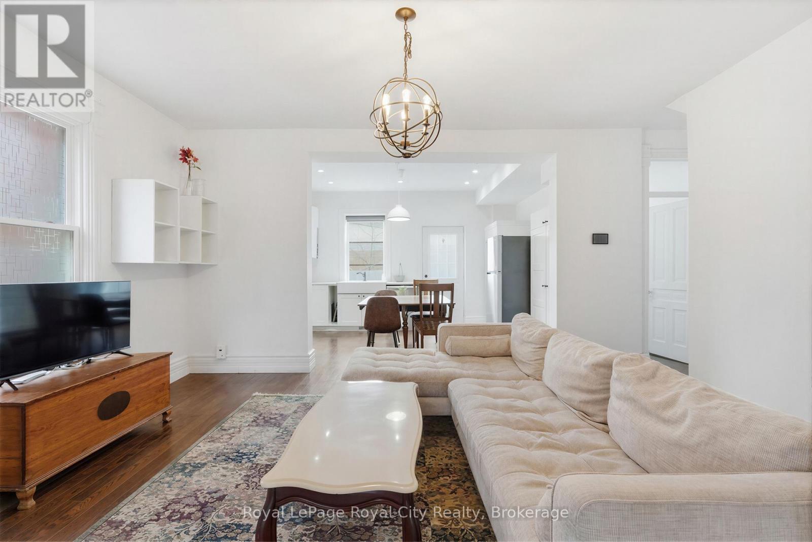 












6 GLASGOW STREET S

,
Guelph (Downtown),




Ontario
N1H4T5

