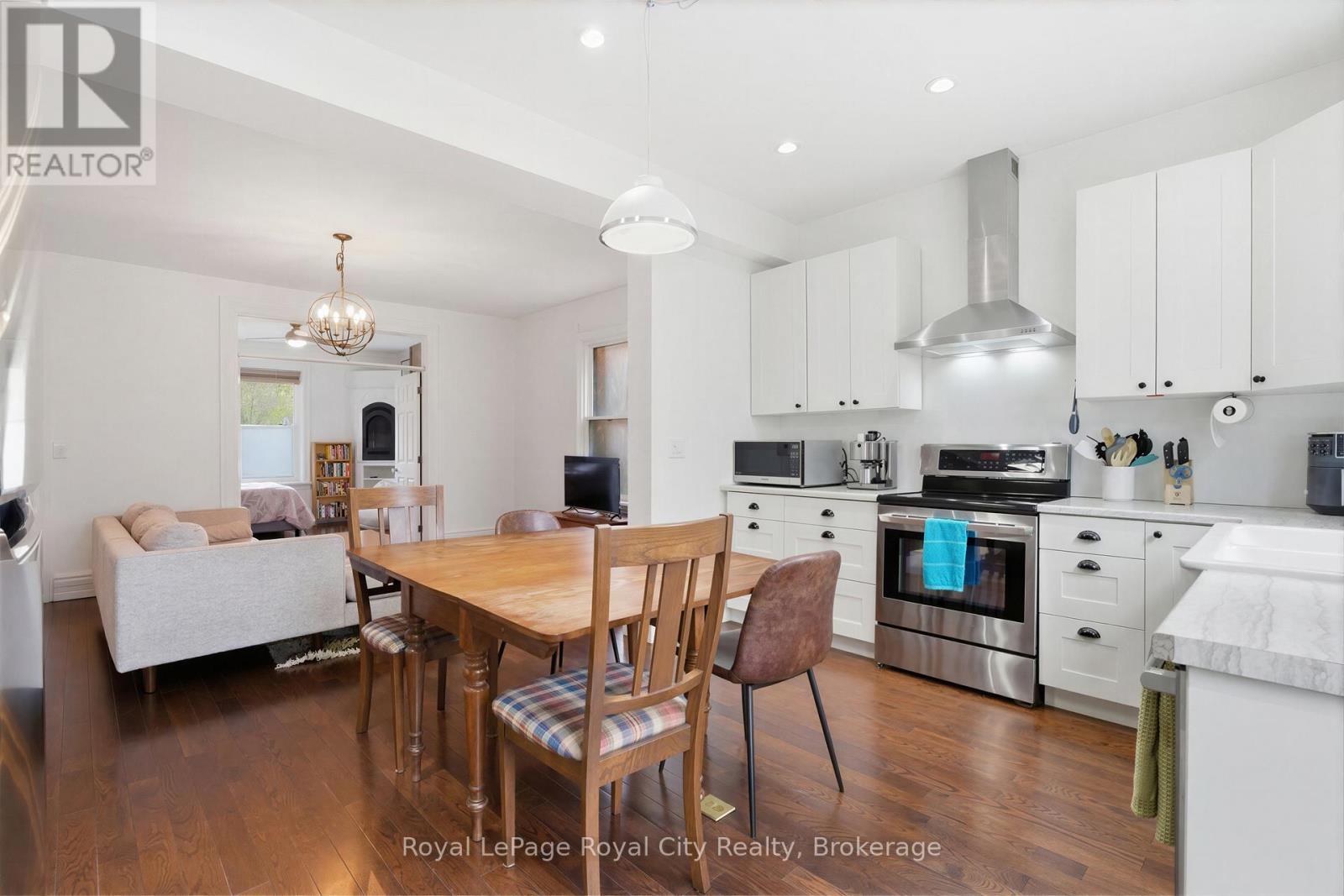 












6 GLASGOW STREET S

,
Guelph (Downtown),




Ontario
N1H4T5

