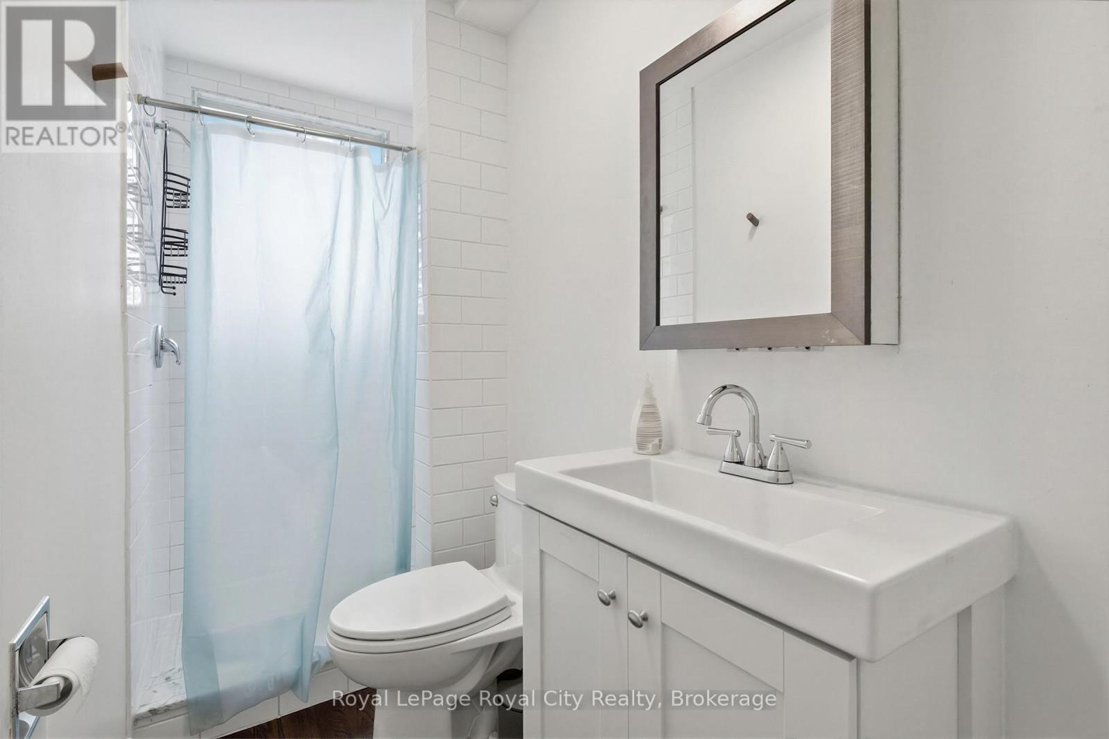 












6 GLASGOW STREET S

,
Guelph (Downtown),




Ontario
N1H4T5

