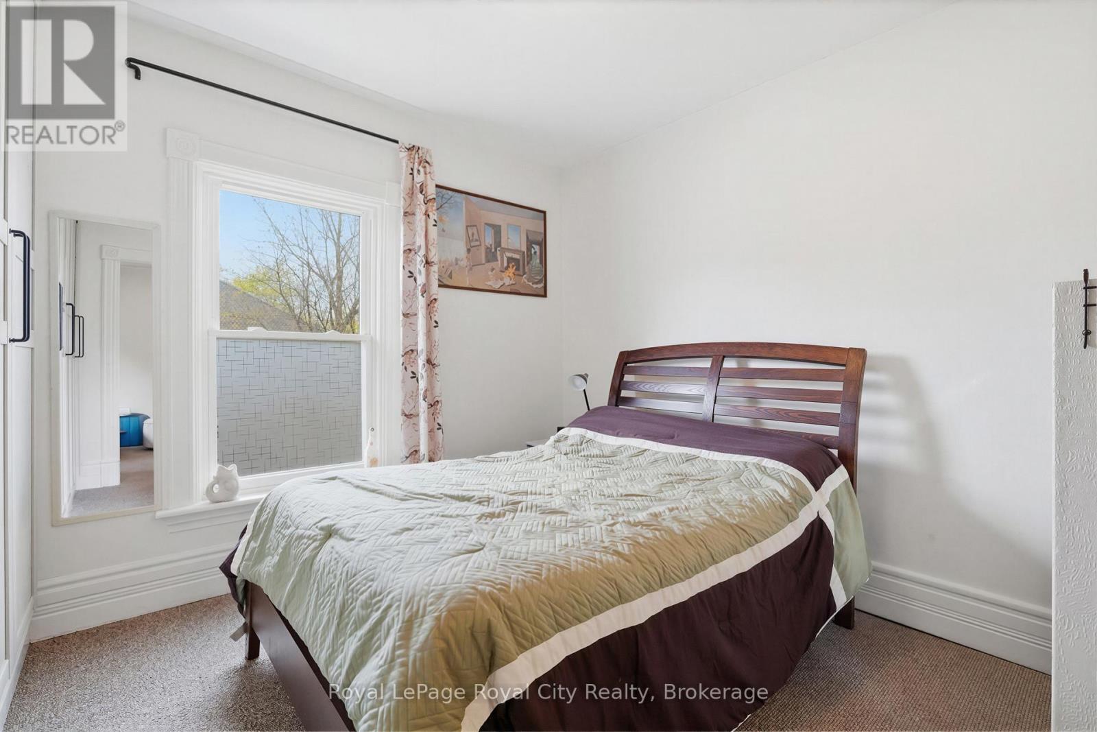 












6 GLASGOW STREET S

,
Guelph (Downtown),




Ontario
N1H4T5

