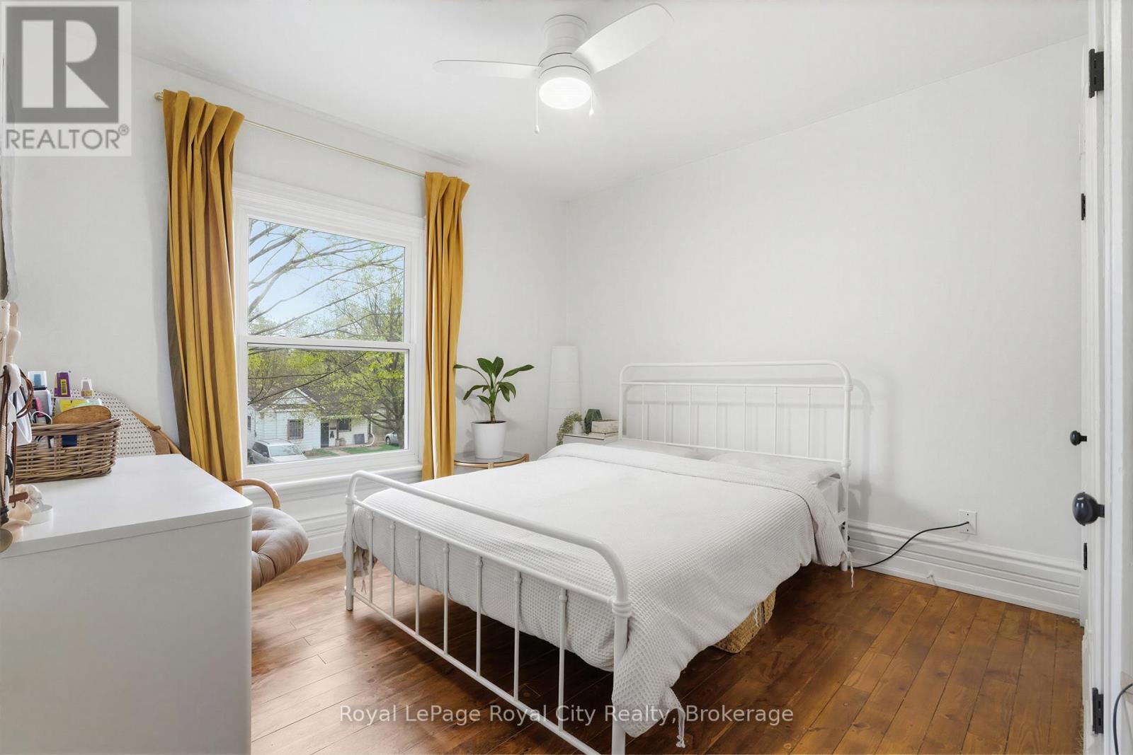 












6 GLASGOW STREET S

,
Guelph (Downtown),




Ontario
N1H4T5

