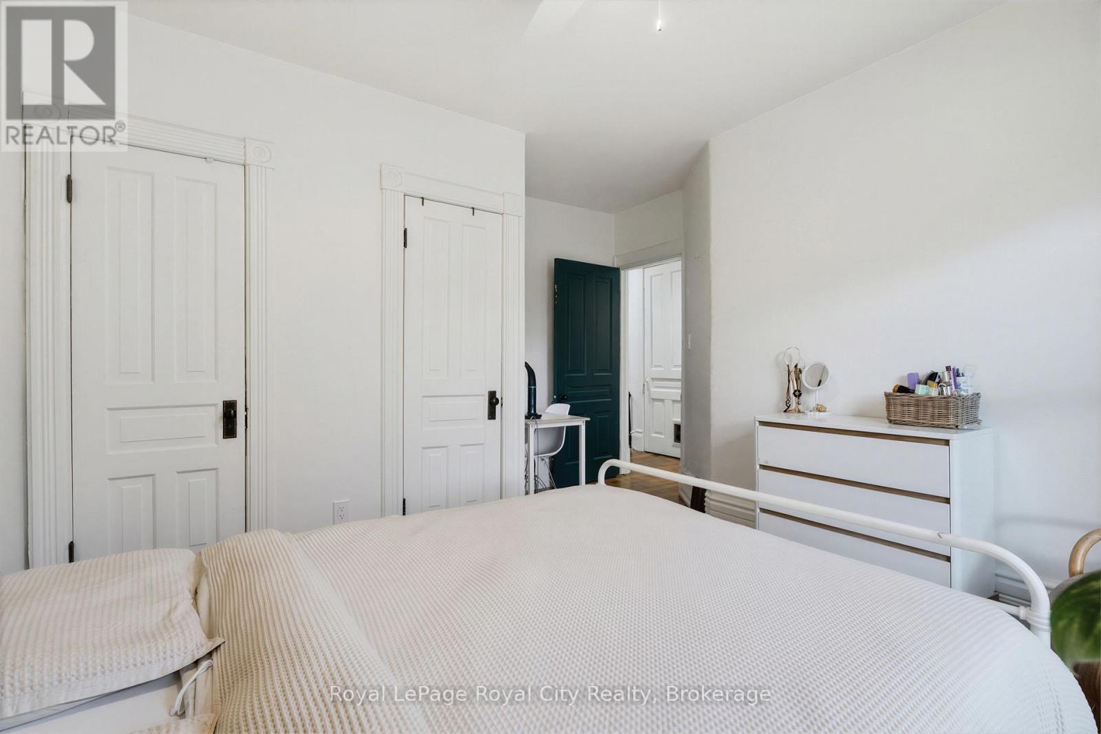 












6 GLASGOW STREET S

,
Guelph (Downtown),




Ontario
N1H4T5

