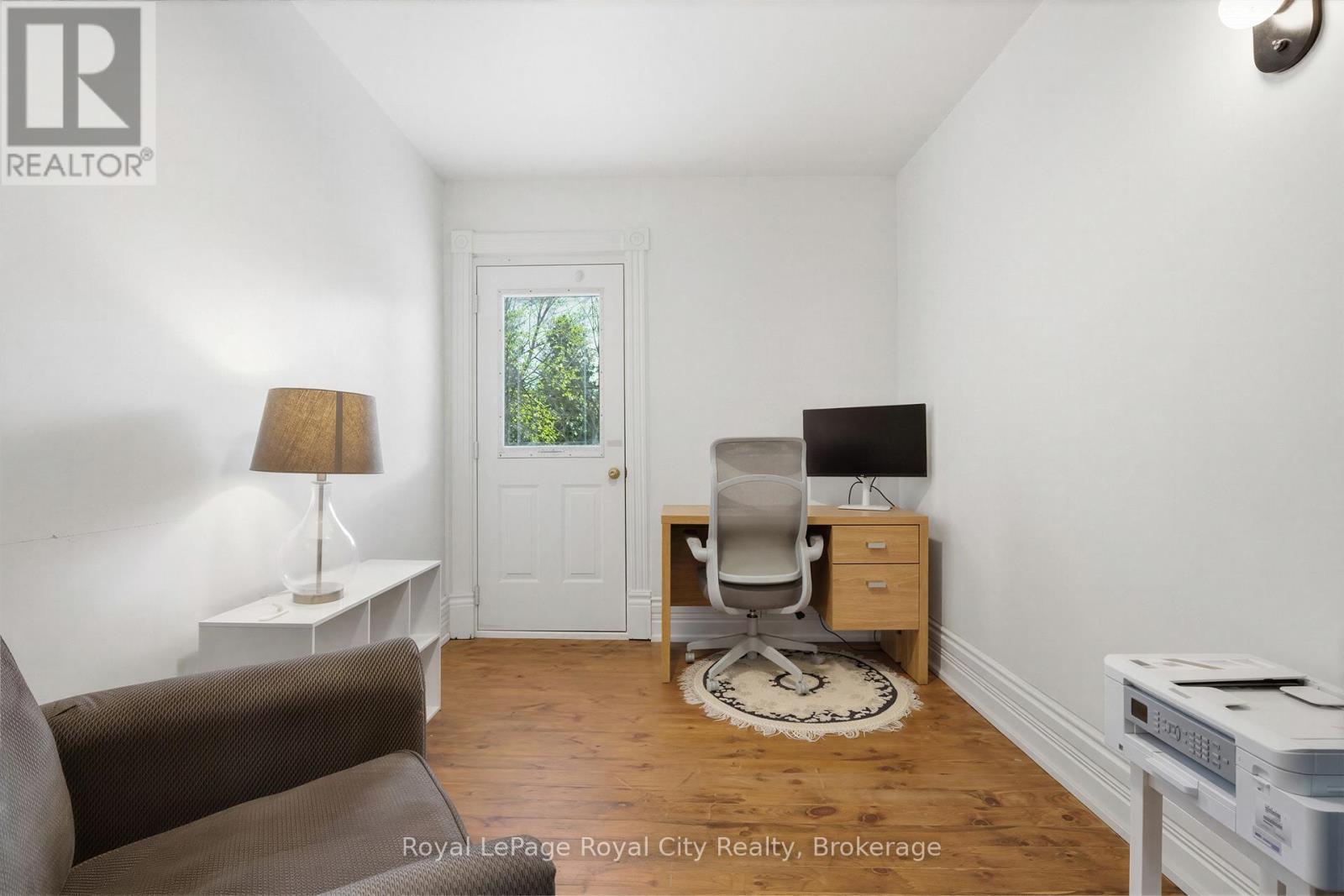 












6 GLASGOW STREET S

,
Guelph (Downtown),




Ontario
N1H4T5


