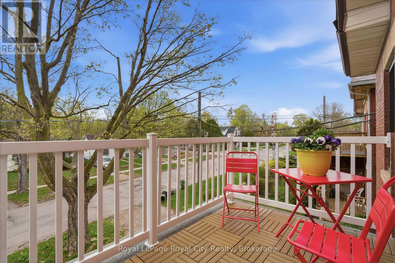 












6 GLASGOW STREET S

,
Guelph (Downtown),




Ontario
N1H4T5

