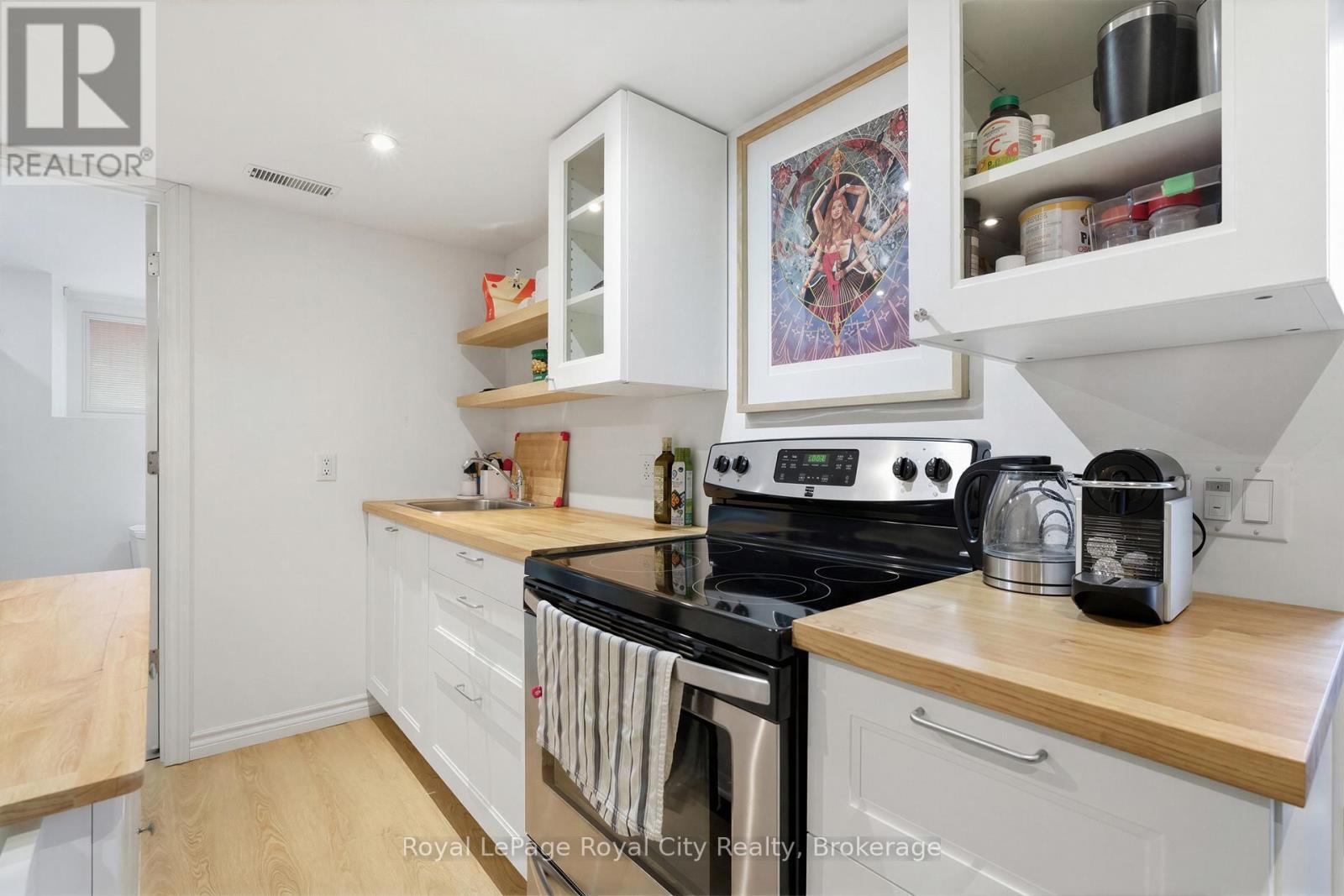 












6 GLASGOW STREET S

,
Guelph (Downtown),




Ontario
N1H4T5

