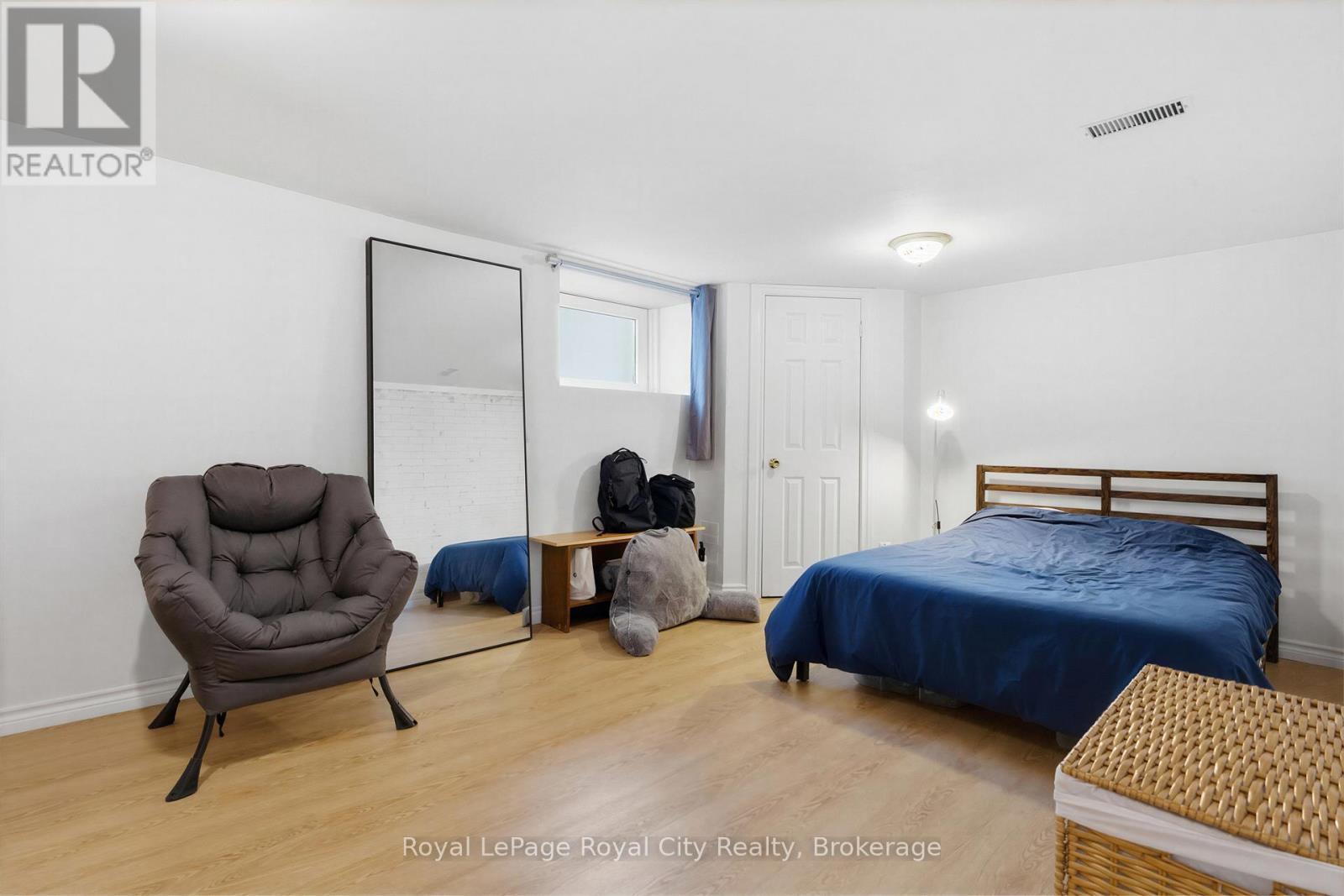 












6 GLASGOW STREET S

,
Guelph (Downtown),




Ontario
N1H4T5

