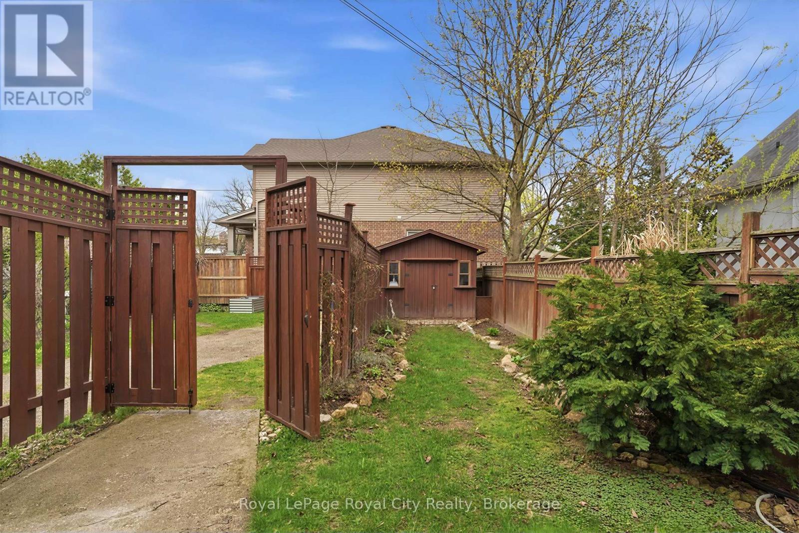 












6 GLASGOW STREET S

,
Guelph (Downtown),




Ontario
N1H4T5

