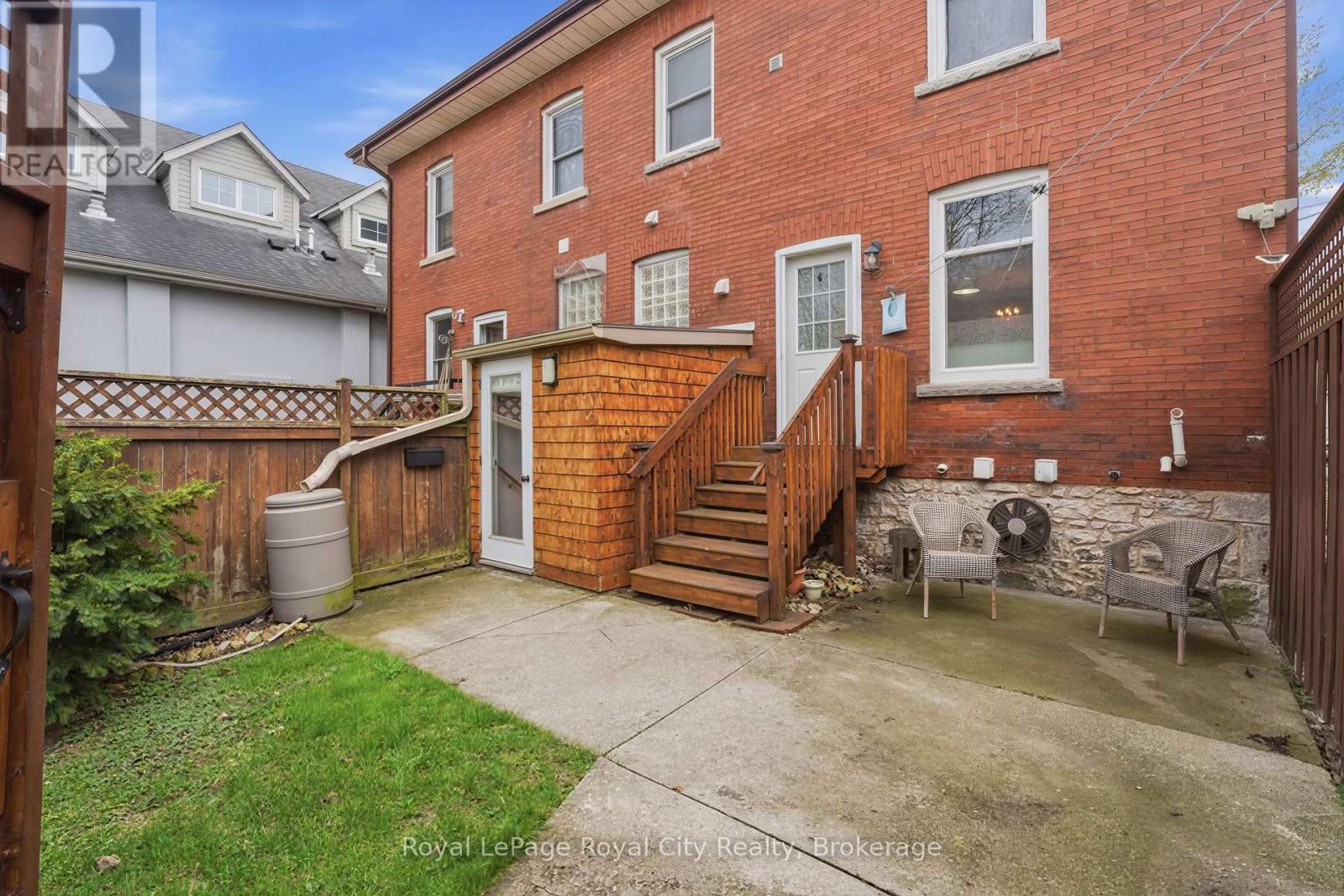 












6 GLASGOW STREET S

,
Guelph (Downtown),




Ontario
N1H4T5

