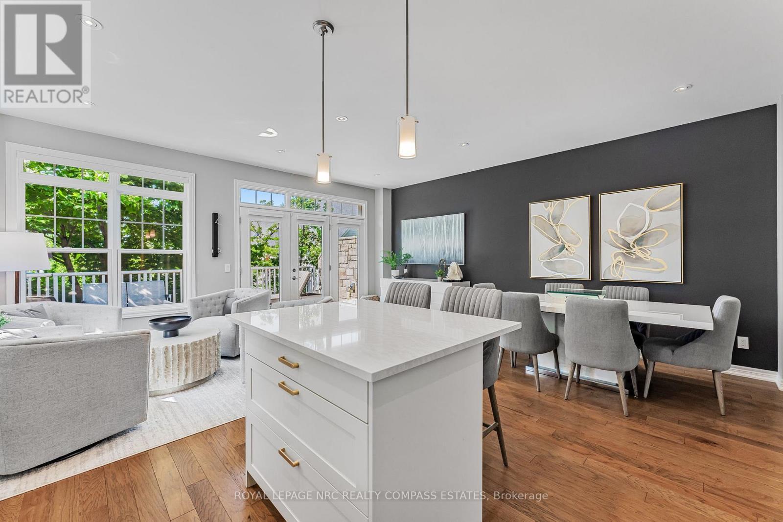 












21 WILLOW BANK COMMON

,
St. Catharines (Grapeview),




Ontario
L2S4C8


