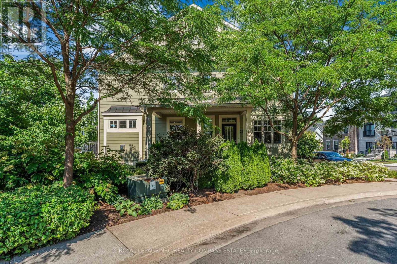 












21 WILLOW BANK COMMON

,
St. Catharines (Grapeview),




Ontario
L2S4C8

