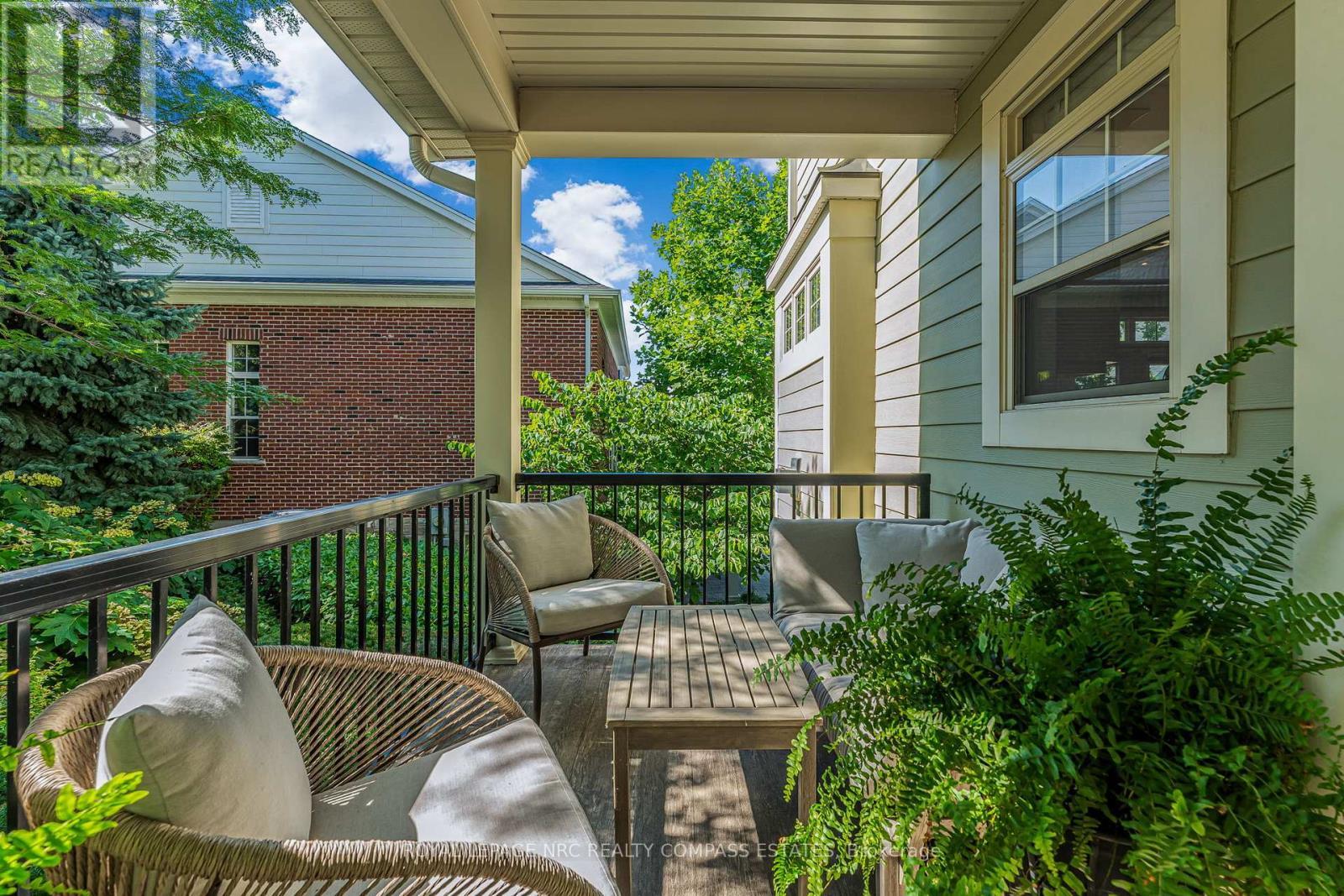 












21 WILLOW BANK COMMON

,
St. Catharines (Grapeview),




Ontario
L2S4C8

