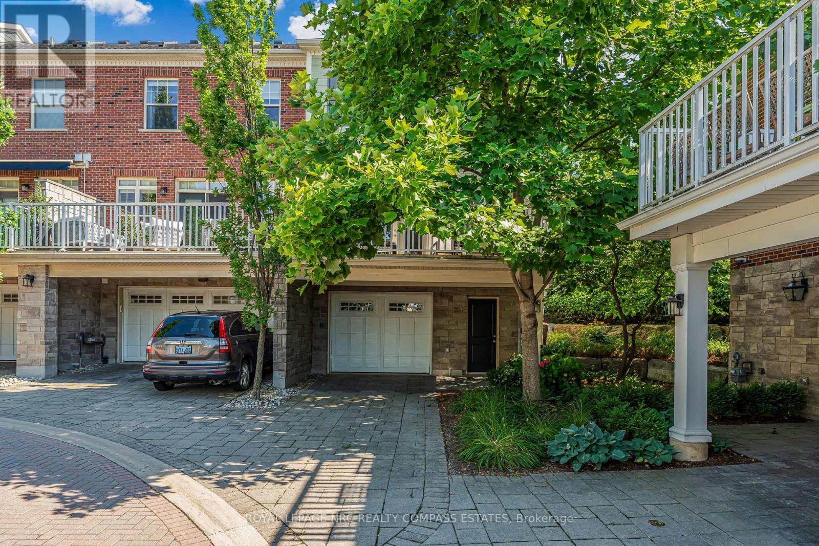 












21 WILLOW BANK COMMON

,
St. Catharines (Grapeview),




Ontario
L2S4C8

