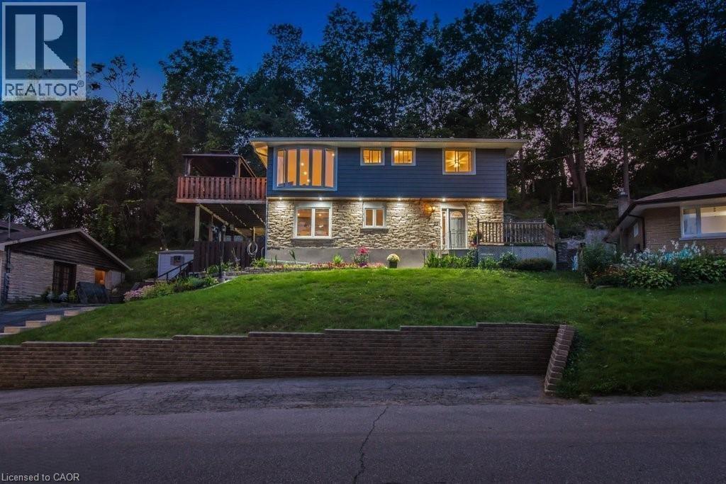 












22 DUNDONALD Road

,
Cambridge,




Ontario
N1S3H3

