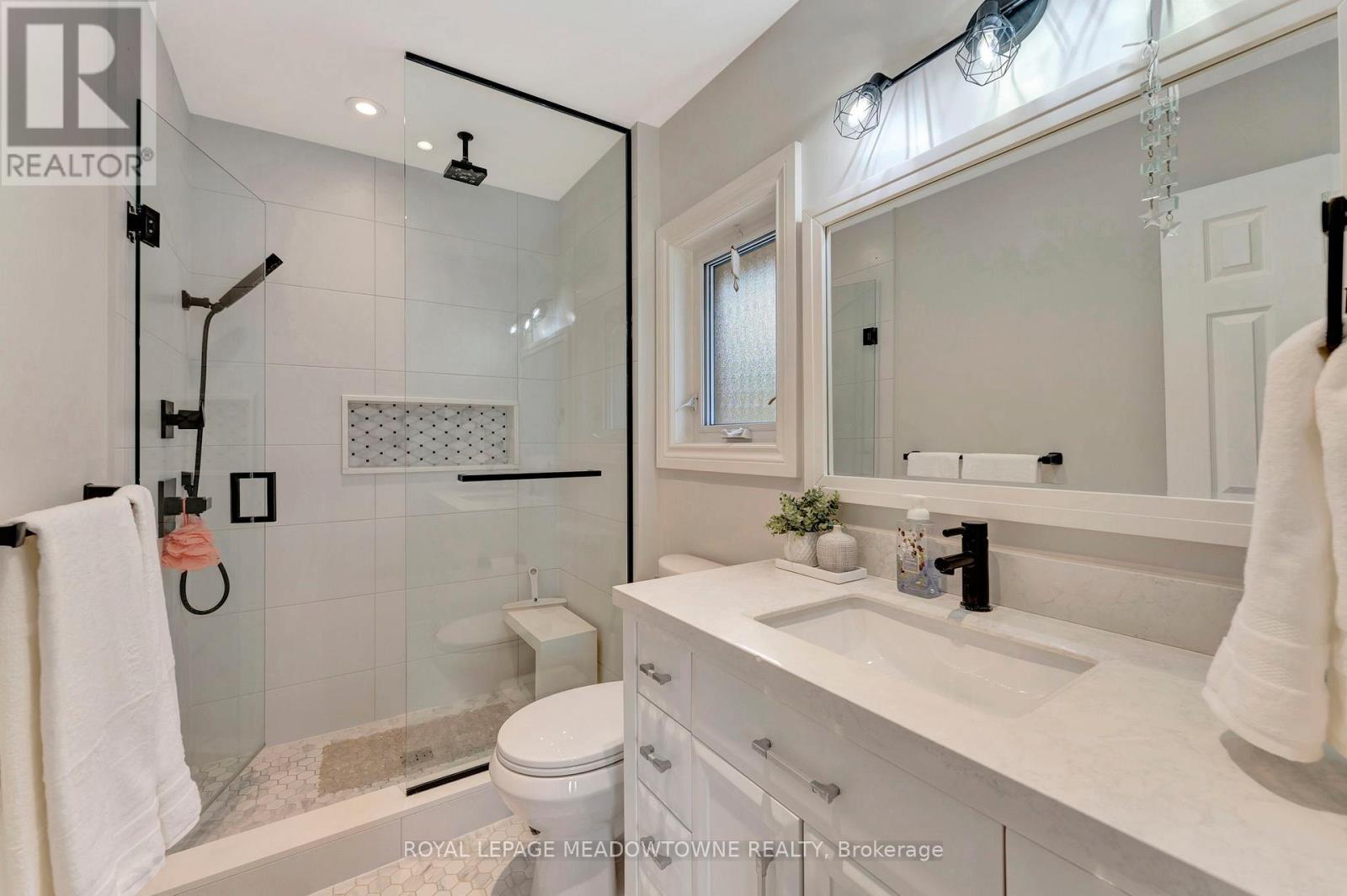 












2008 PEAK PLACE

,
Oakville,




Ontario
L6H5T2

