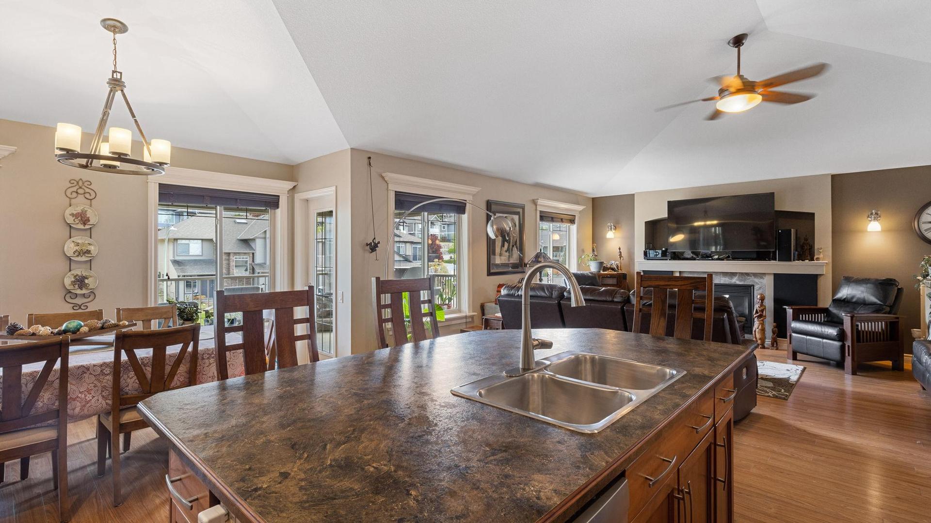 









534


South Crest

Drive,
Kelowna,




BC
V1W 4W8

